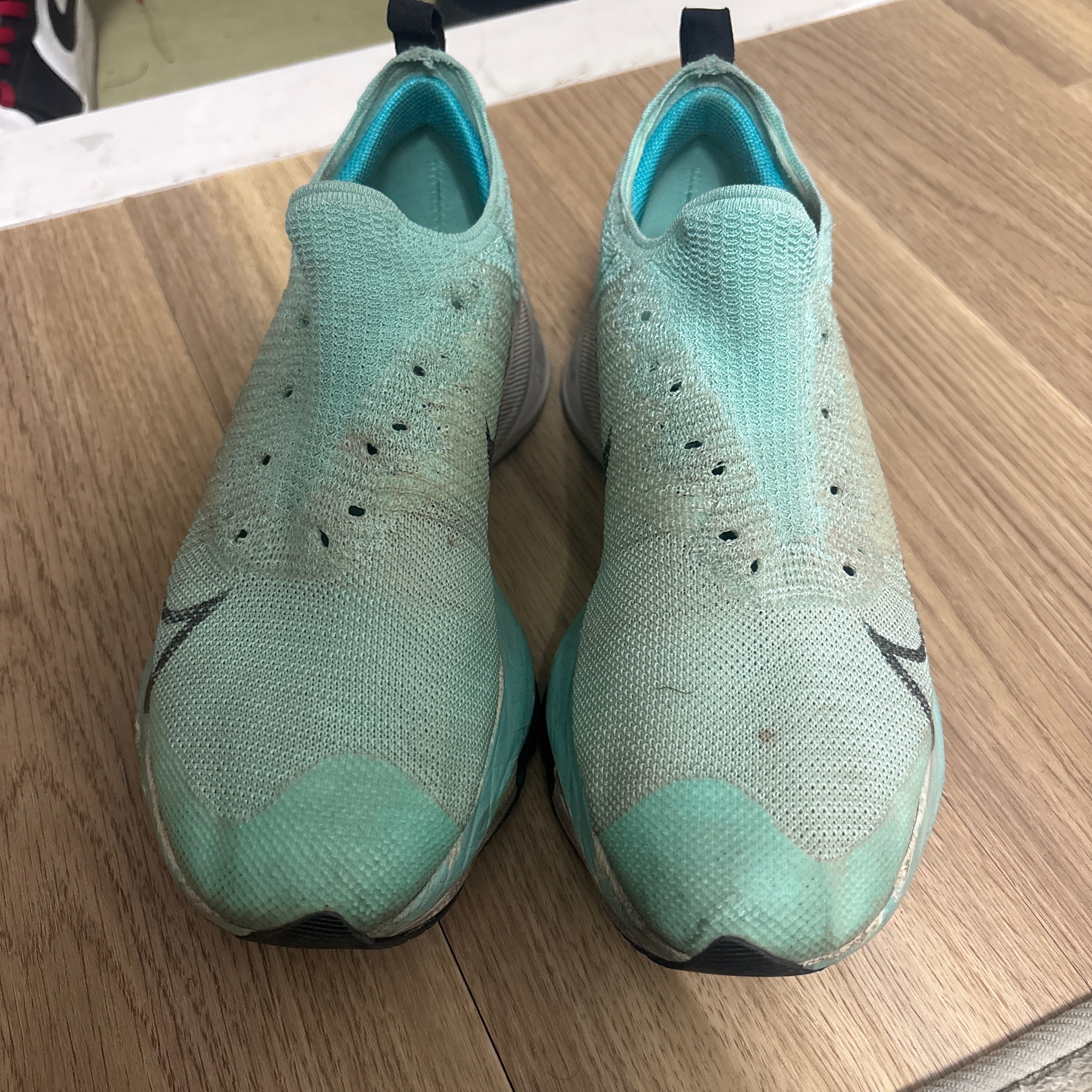 Nike Women's Air Zoom Tempo Next% Flyknit "Hyper Turquoise/Black/Chlorine Blue"