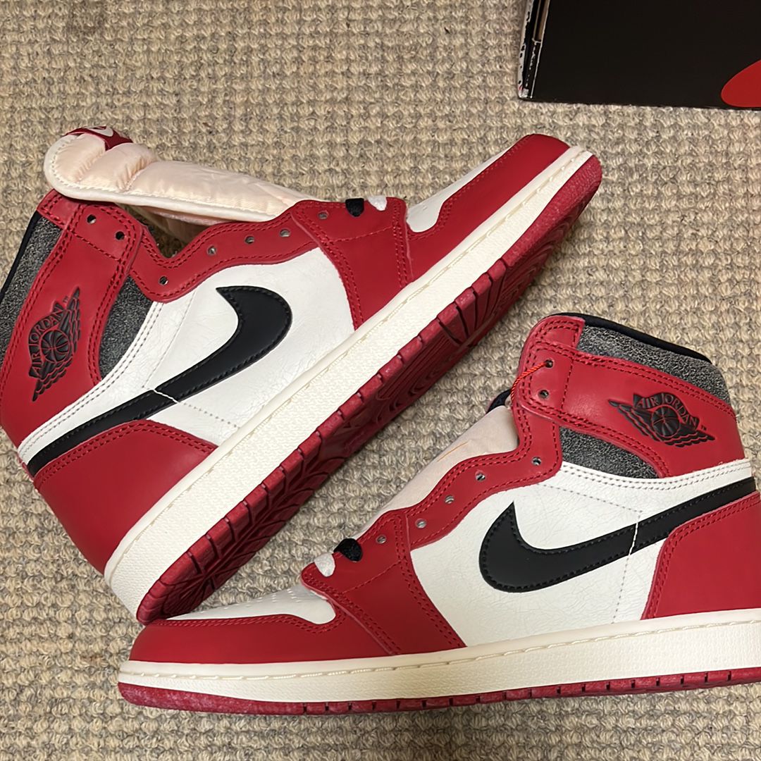 Nike Air Jordan 1 High OG "Lost & Found/Chicago"