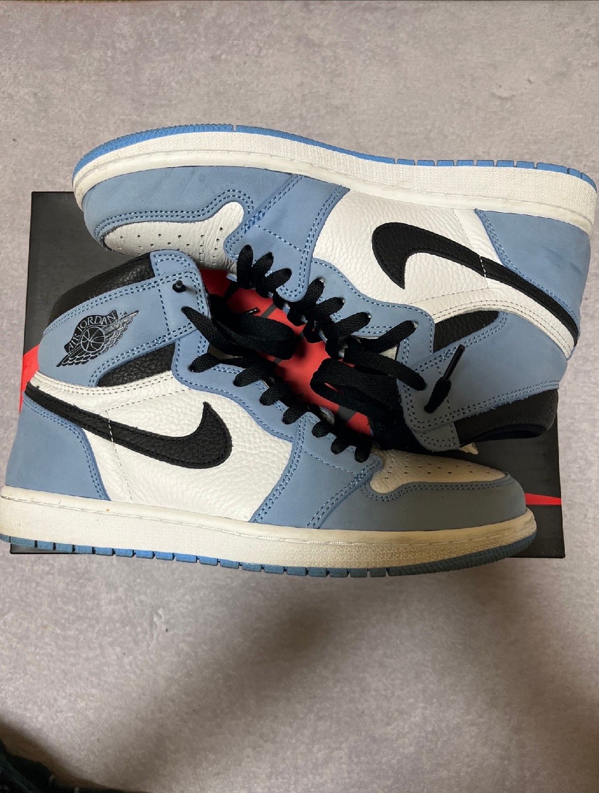 Nike Air Jordan 1 High OG "University Blue"
