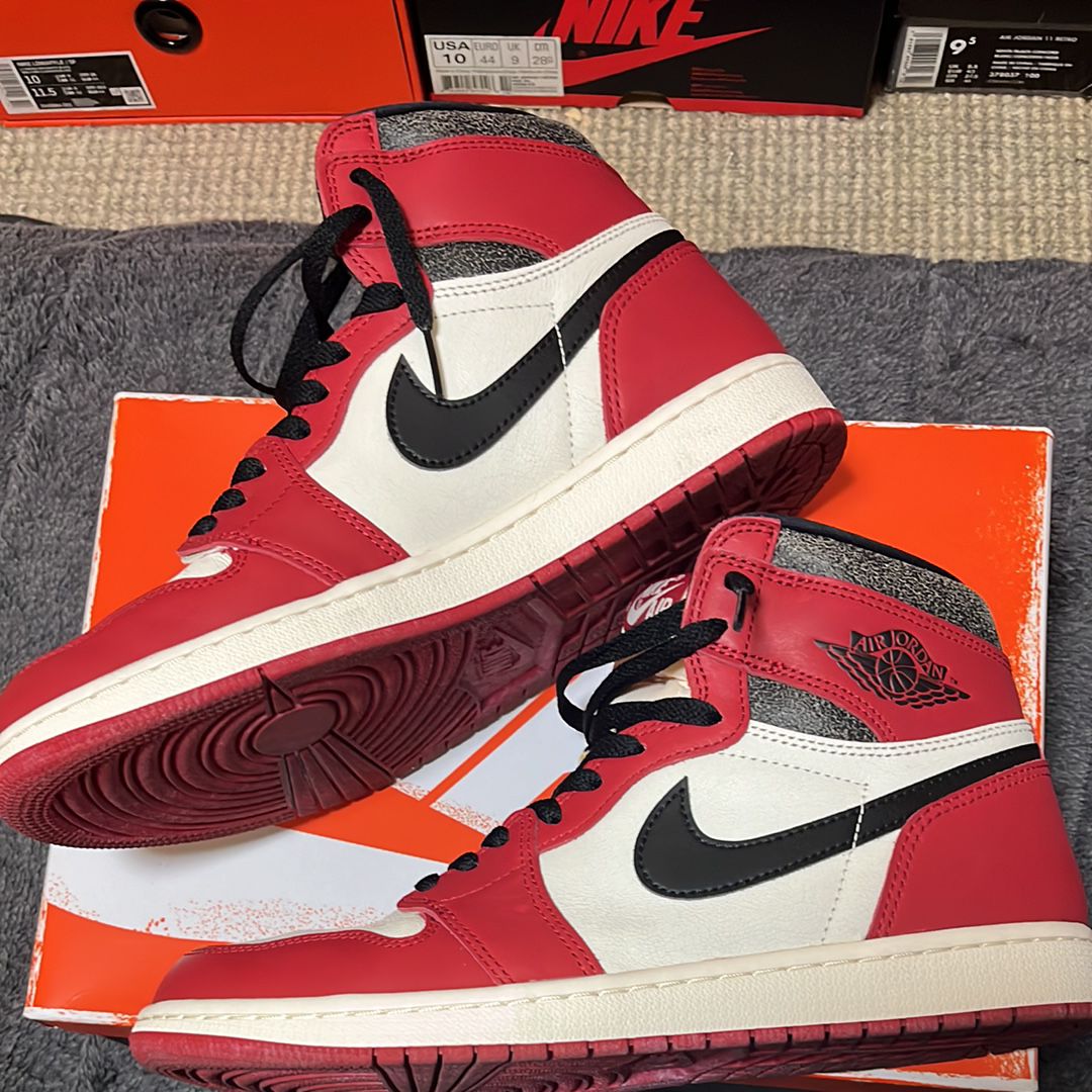 Nike Air Jordan 1 High OG "Lost & Found/Chicago"