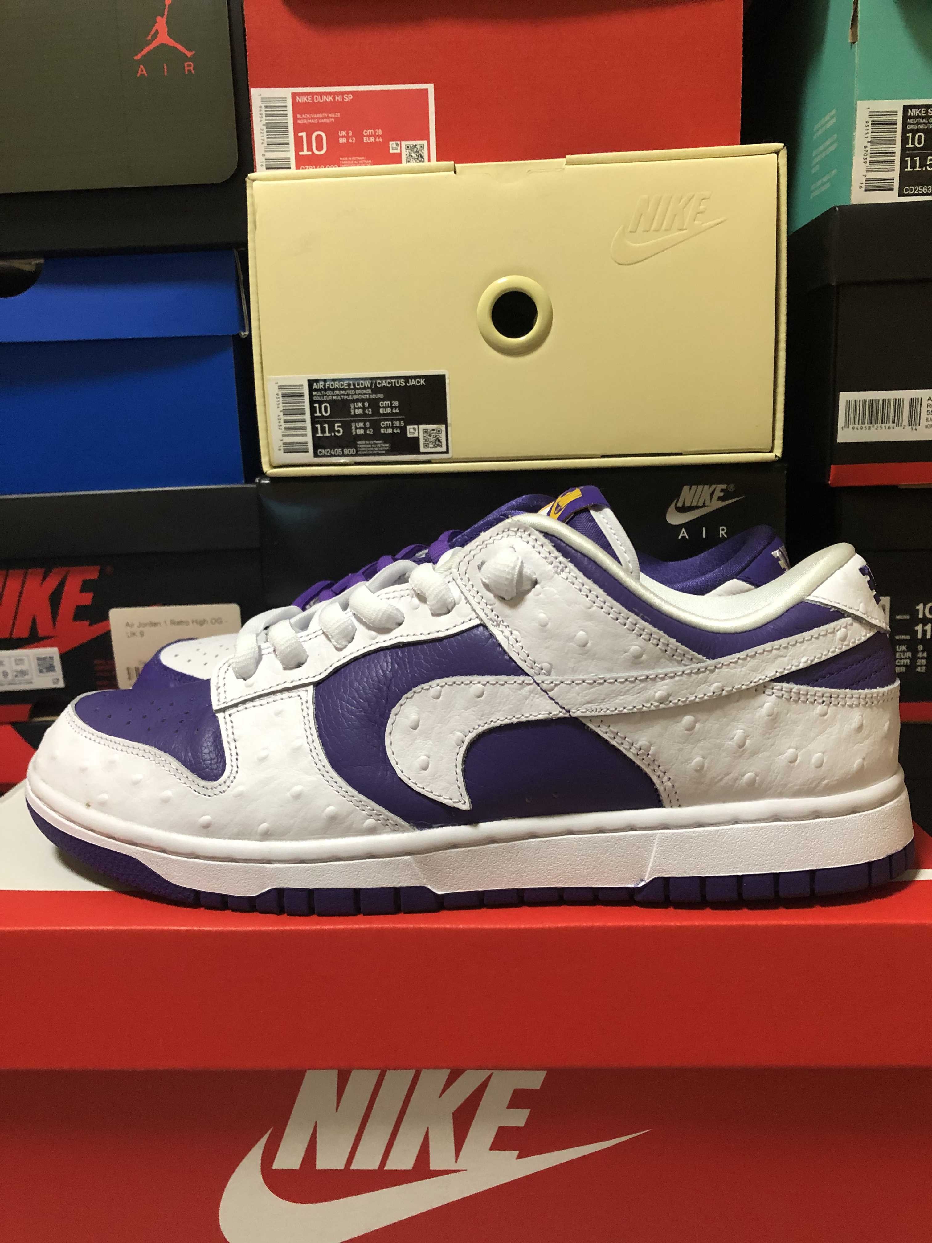 Nike Women's Dunk Low "Made You Look"