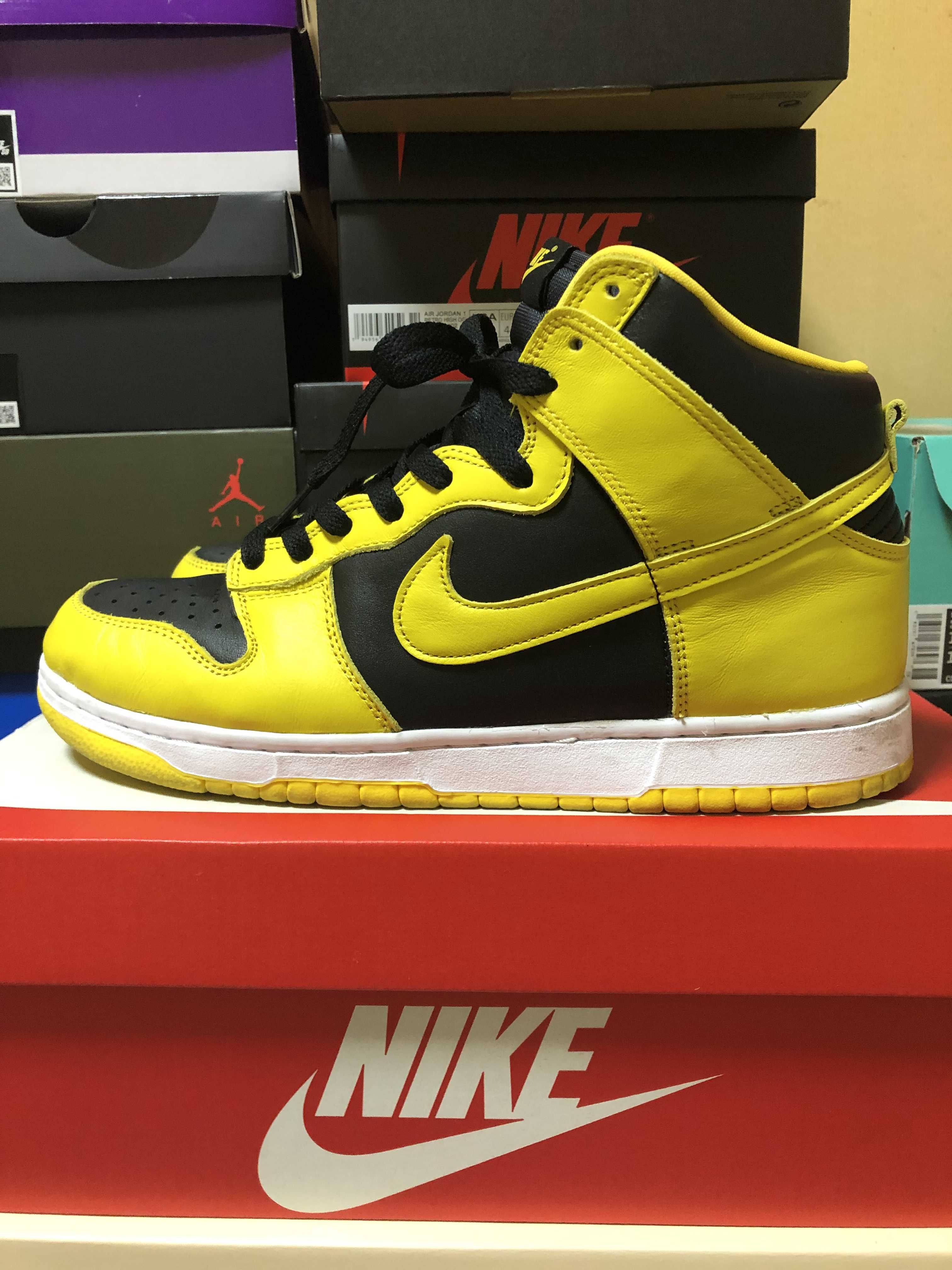Nike Dunk High "Black/Varsity Maize"