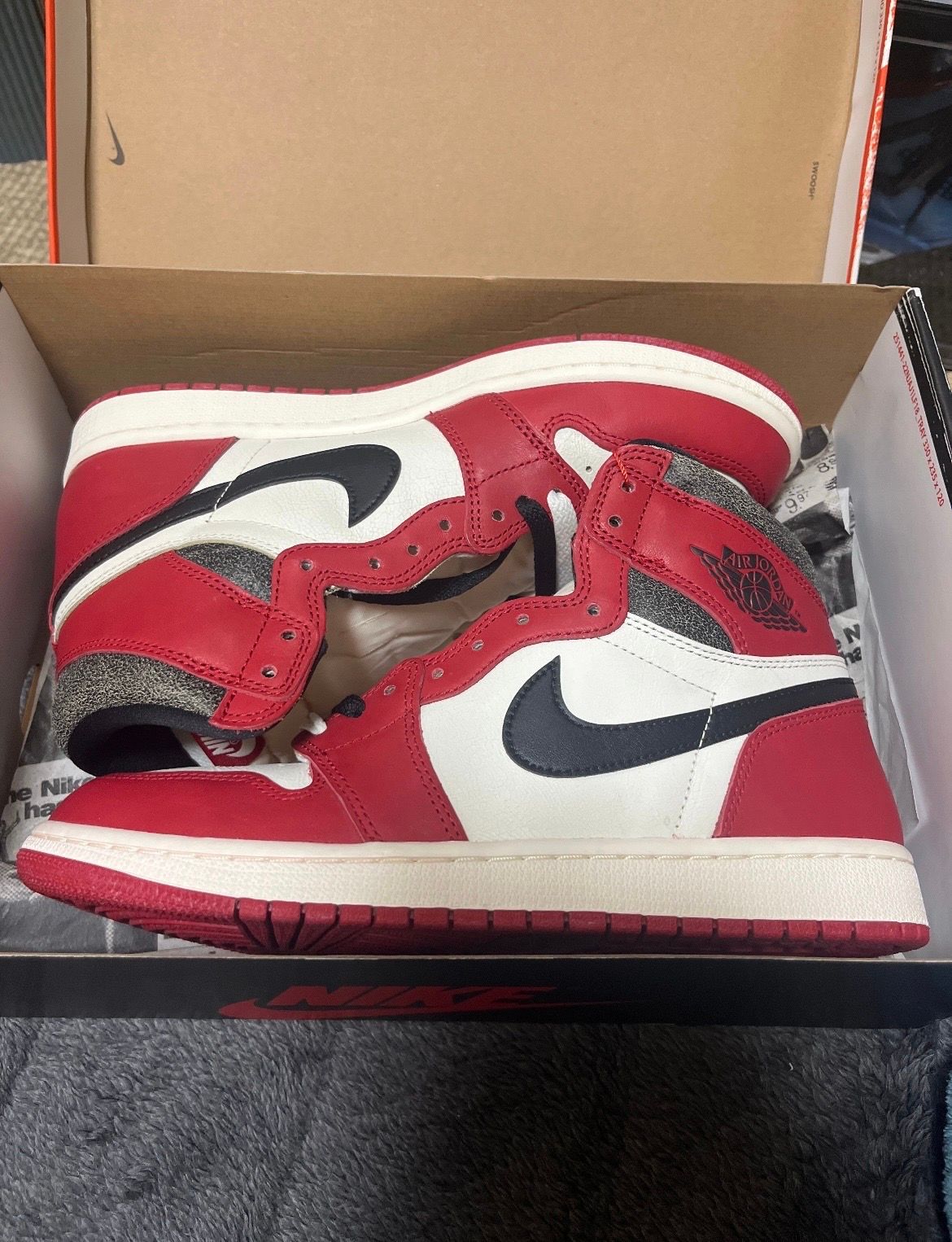 Nike Air Jordan 1 High OG "Lost & Found/Chicago"