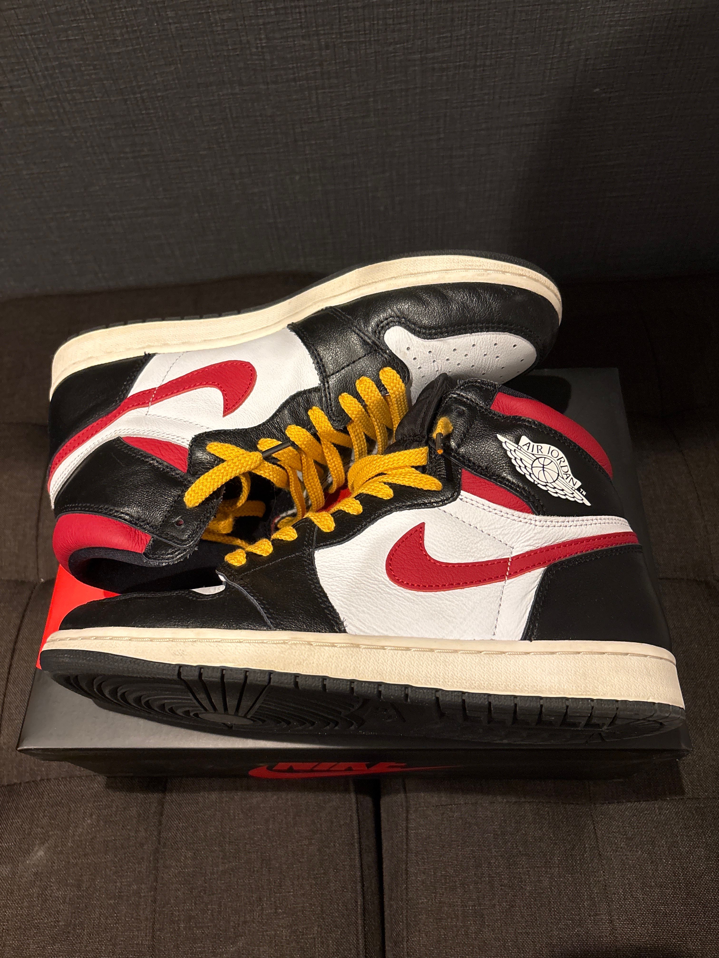 Nike Air Jordan 1 Retro High "Black/White/Sail/Gym Red"