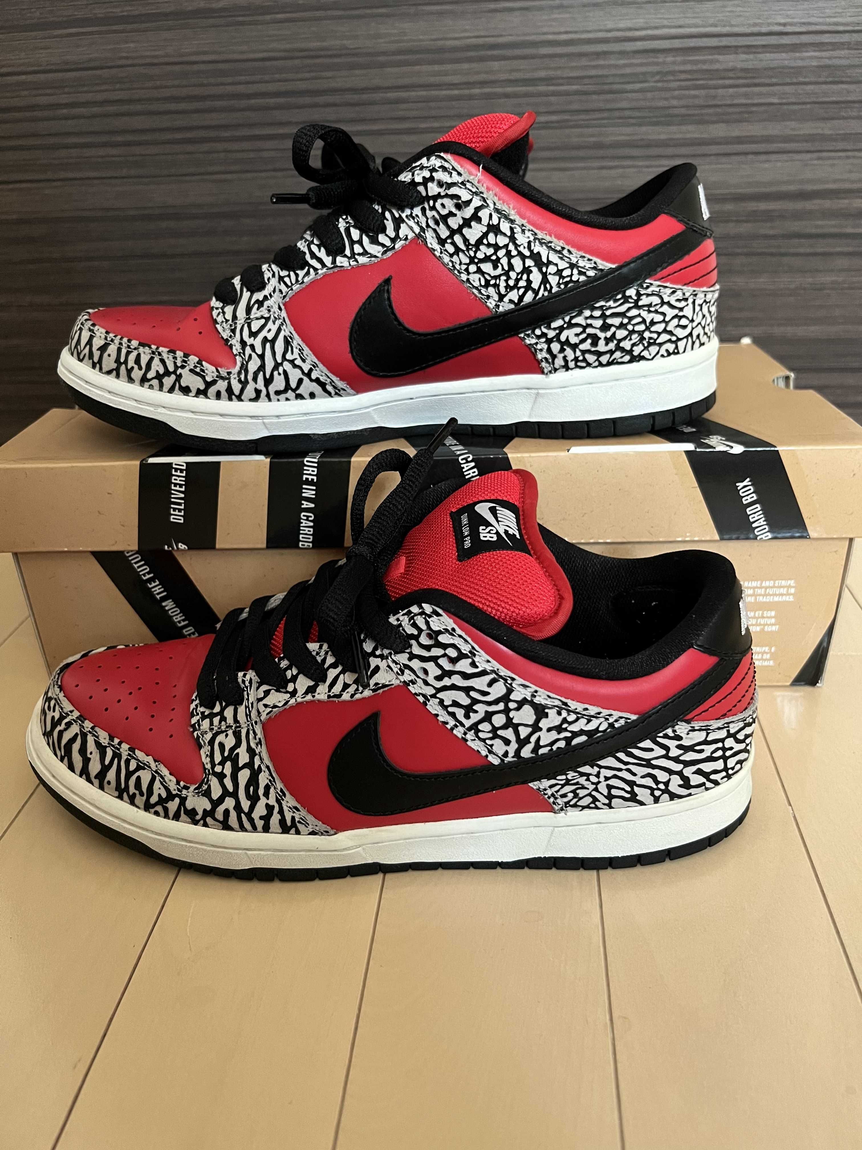 Supreme × Nike SB Dunk Low "Red Cement"(2012)