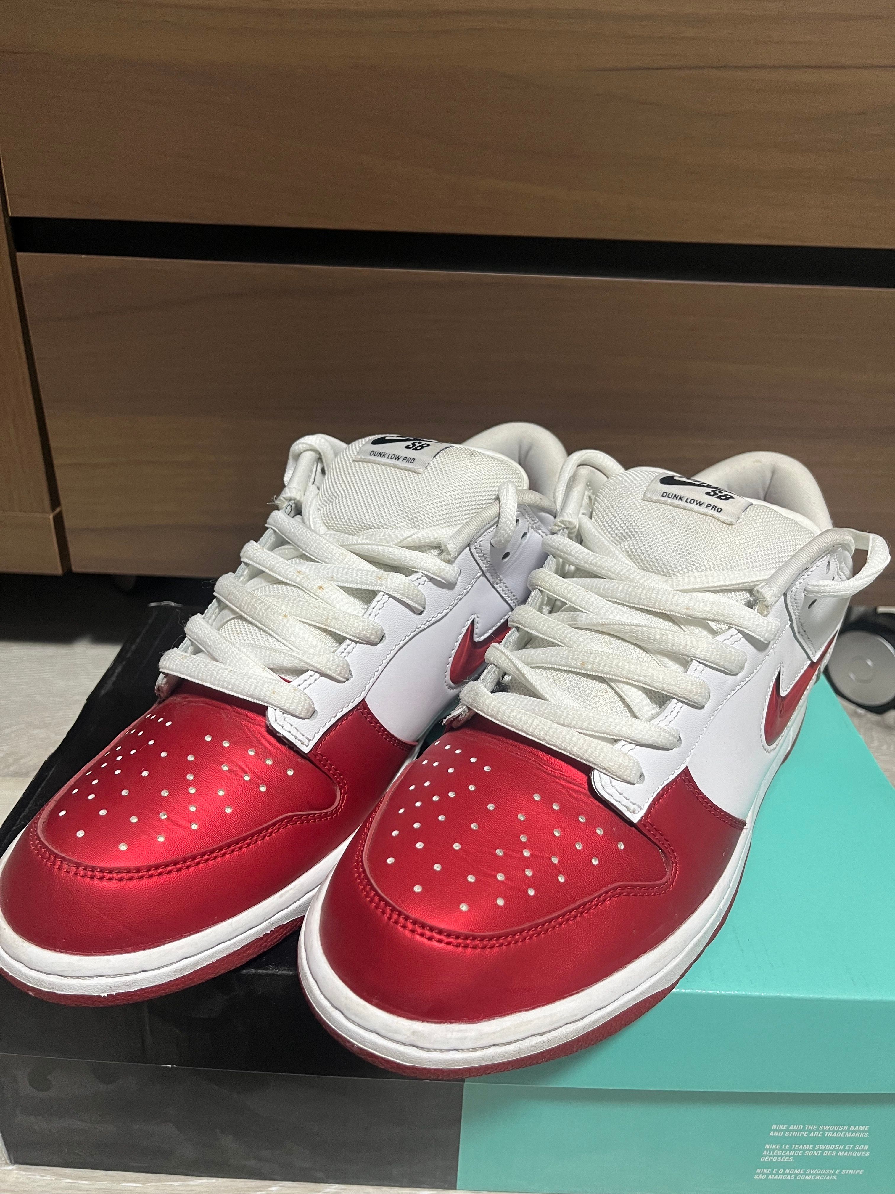 Supreme × Nike Dunk Low "Varsity Red/White"