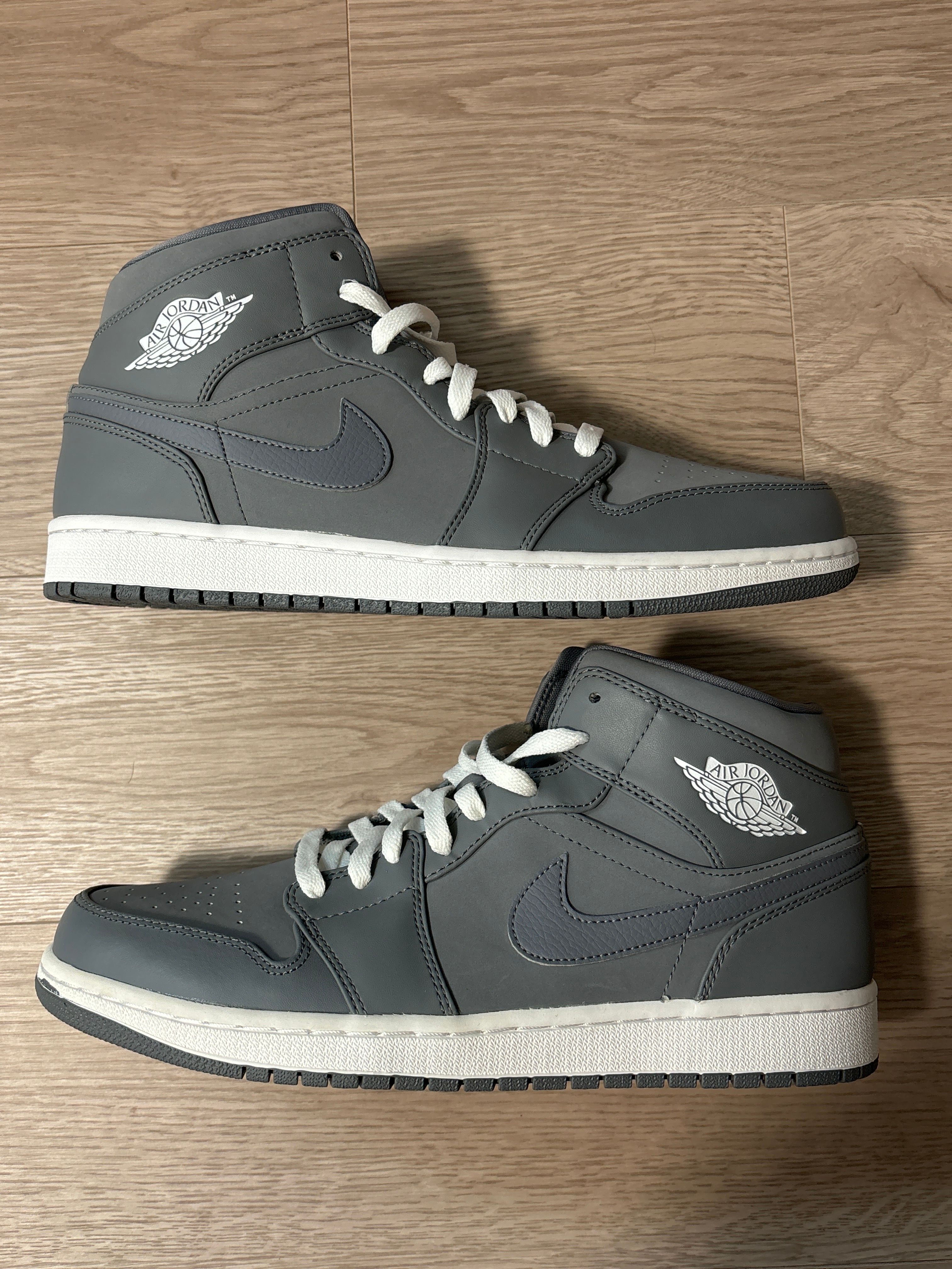 NIKE AIR JORDAN 1 MID COOL GREY WHITE