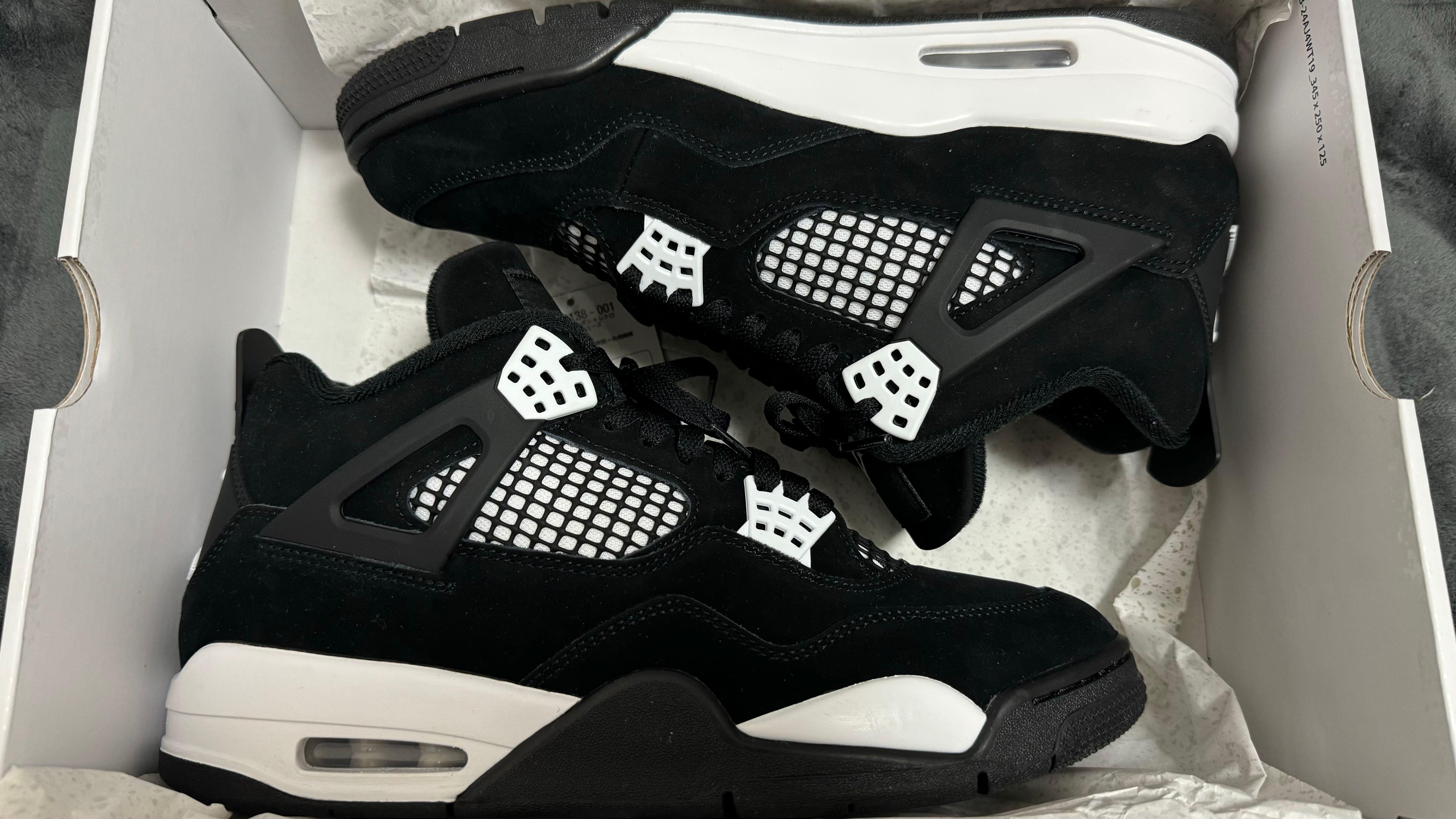 Nike Air Jordan 4 Retro "White Thunder"