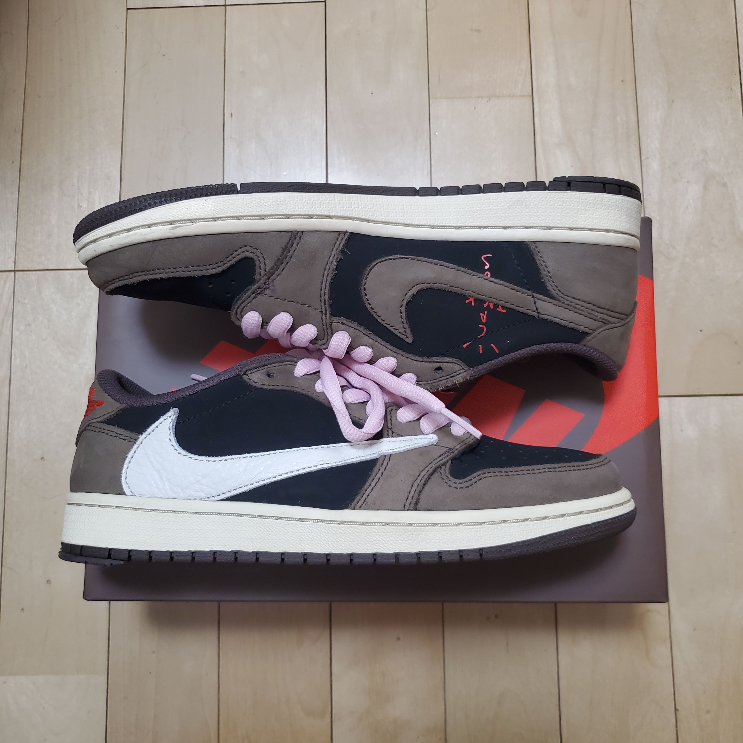 Travis Scott × Nike Air Jordan 1 Low OG SP-T "Black/Dark Mocha"