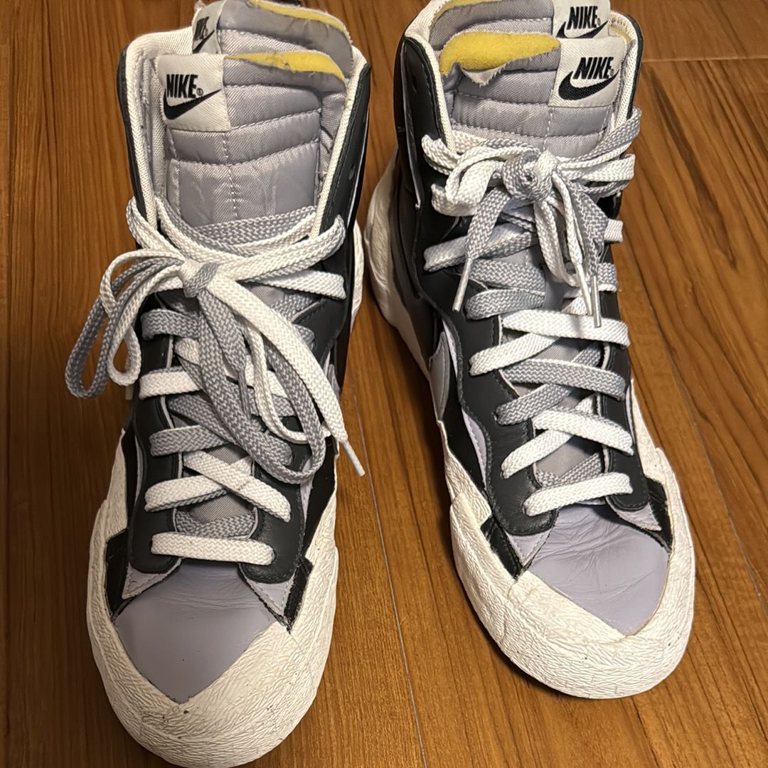 sacai × NIKE BLAZER MID "BLACK/WOLF GREY/WHITE"
