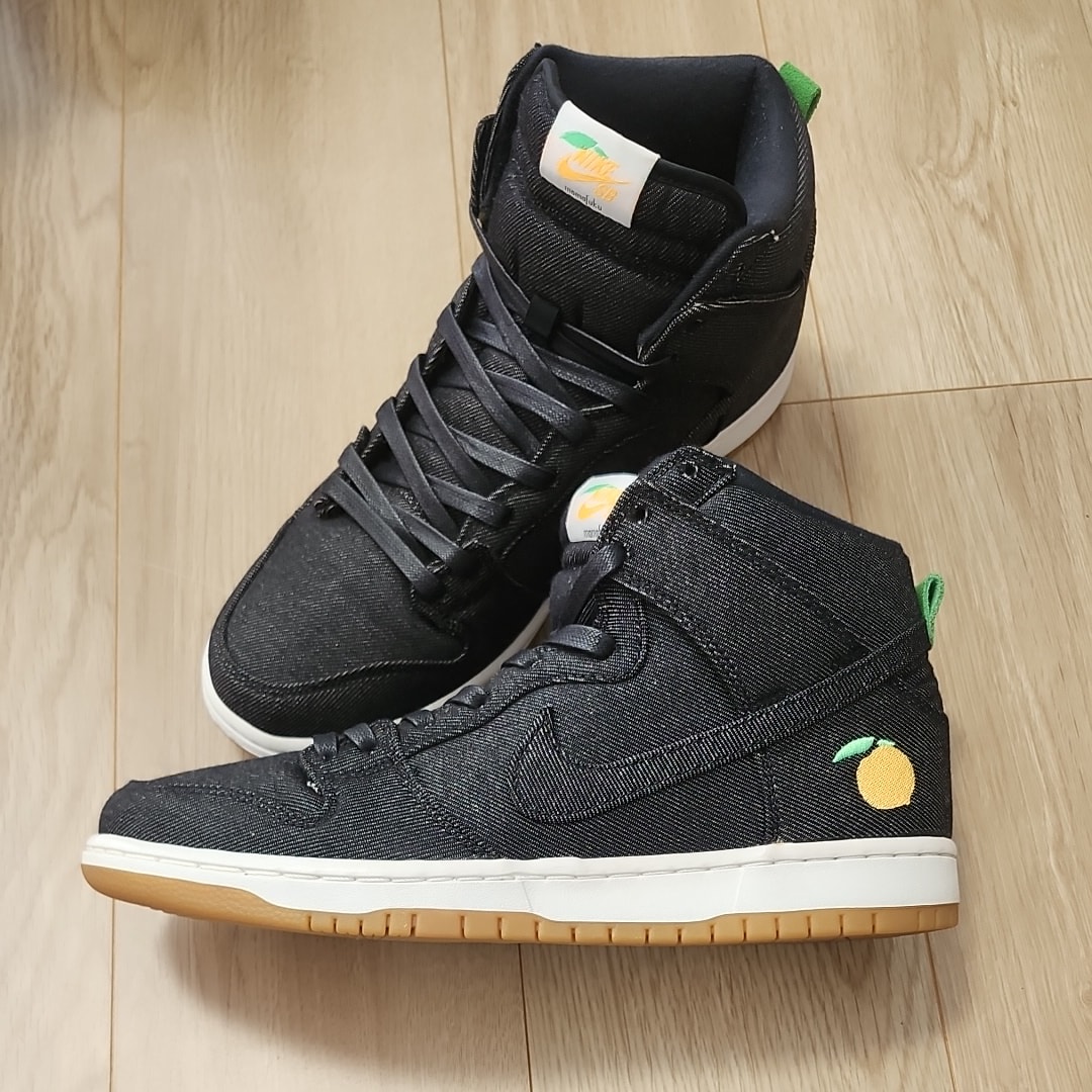 ナイキ SB ダンク ハイ プロ MOMOFUKU "ブラック/ホワイト/レーザー オレンジ/ブラック"