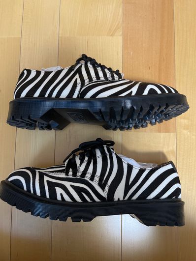 SUPREME × Dr.Martens SPLIT TOE 5-EYE SHOE "ZEBRA"
