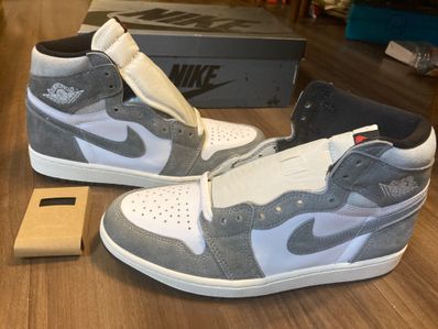 Nike Air Jordan 1 Retro High OG "Black and Smoke Grey"
