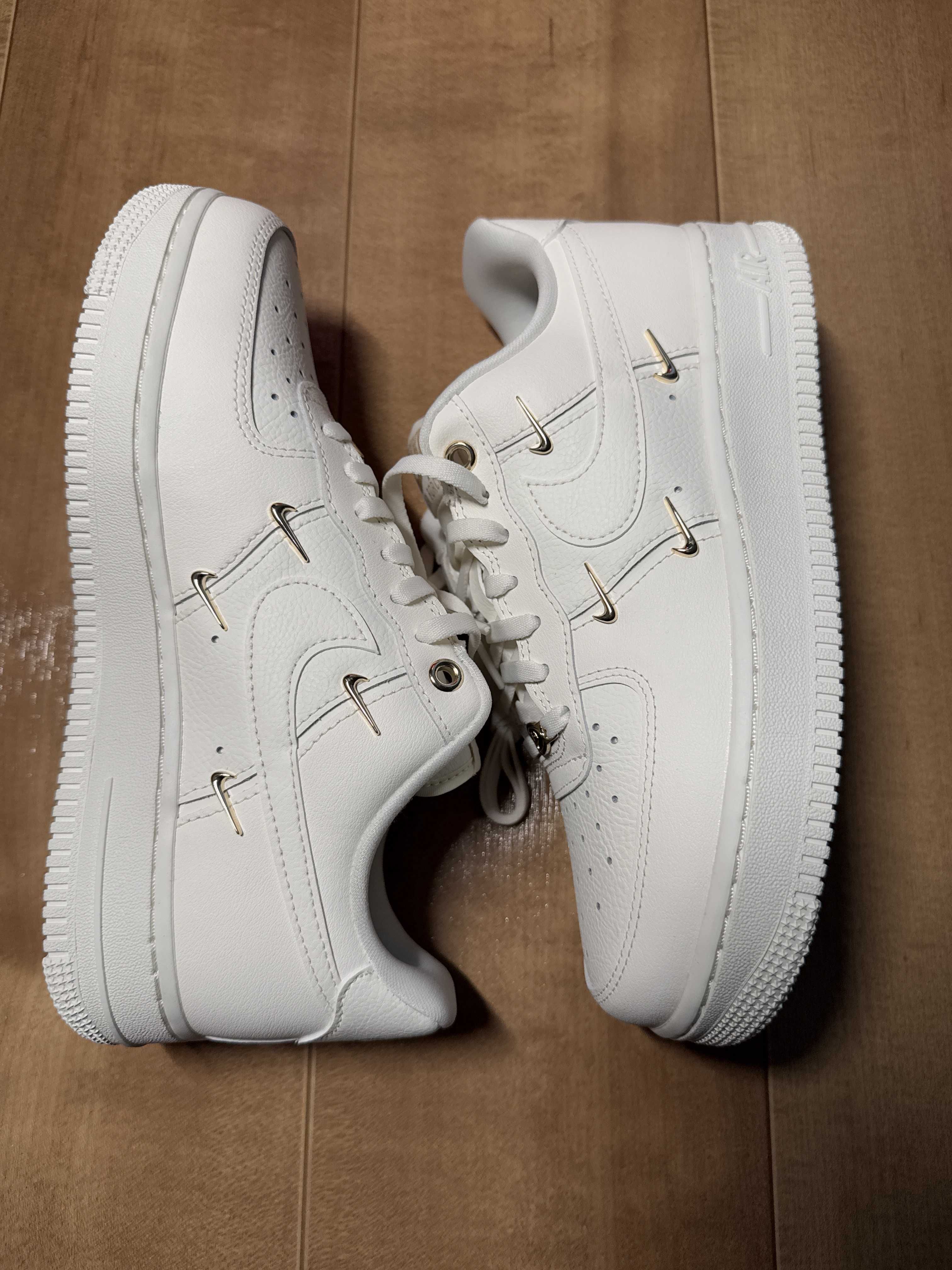Nike Women's Air Force 1 '07 LX "Sail/Metallic Gold"
