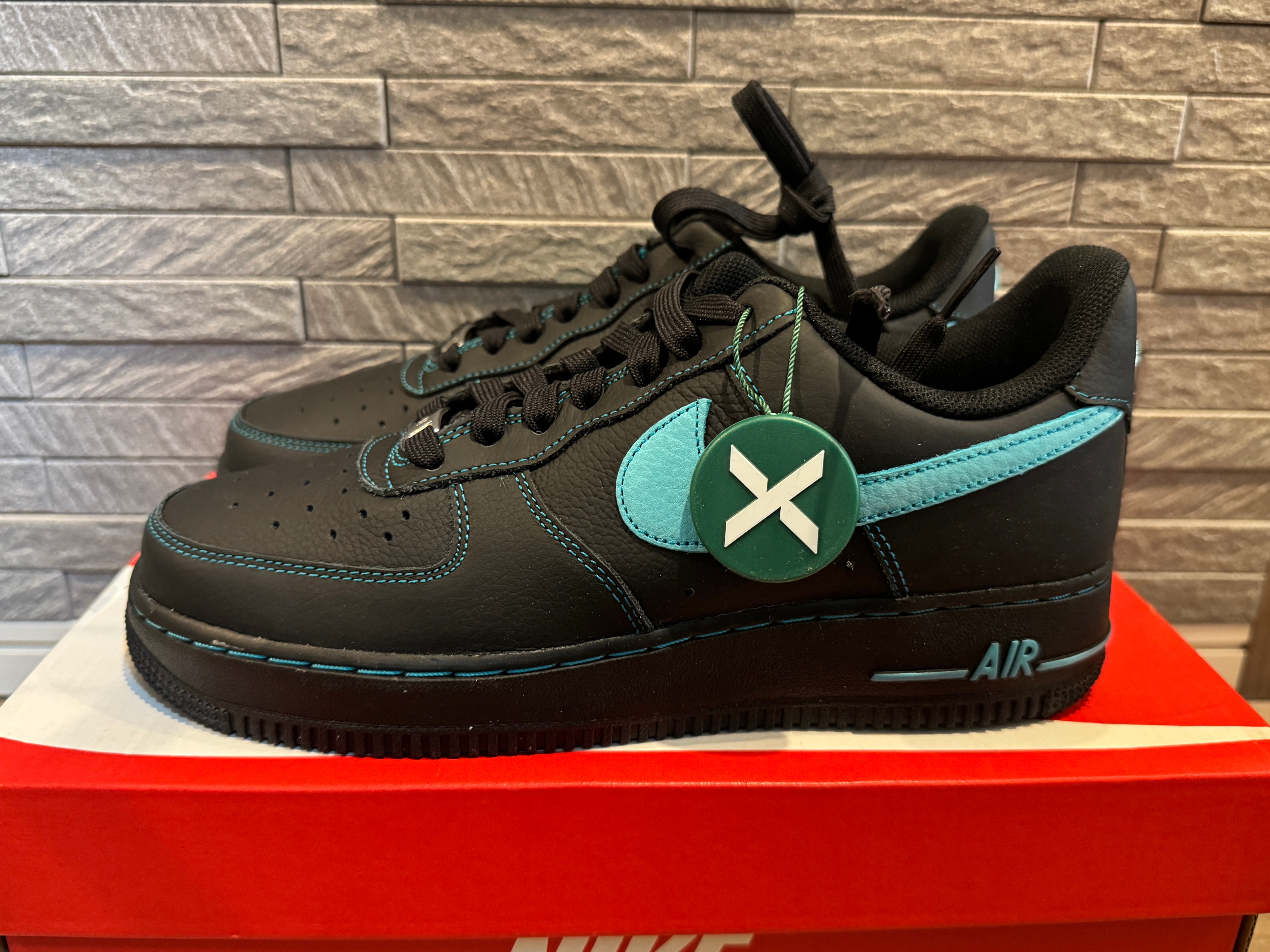 Nike Air Force 1 Low "Black Tiffany"