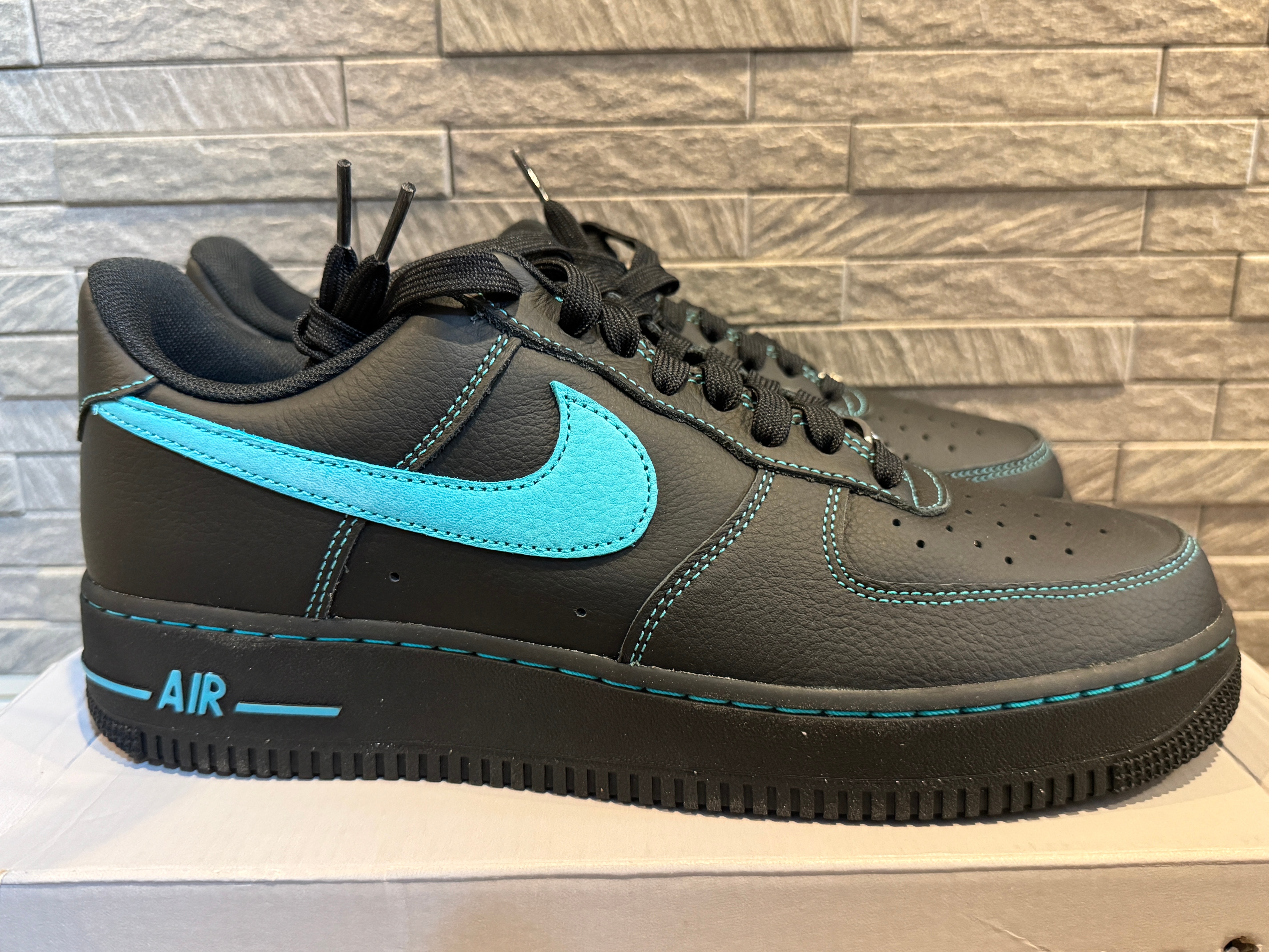 Nike Air Force 1 Low "Black Tiffany"