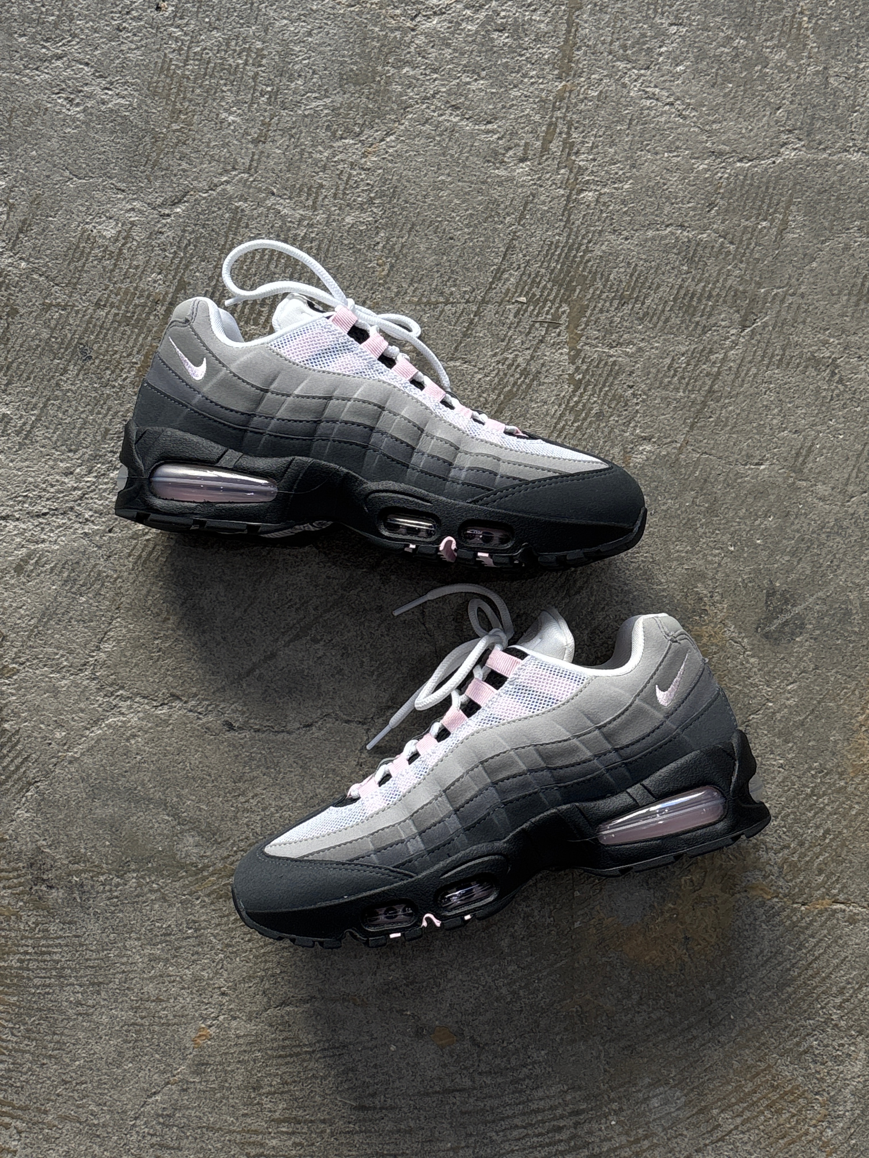 Nike Women's Air Max 95 OG Big Bubble "Medium Grey/Pink Foam"