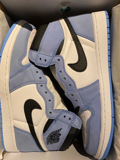 Nike Air Jordan 1 High OG "University Blue"