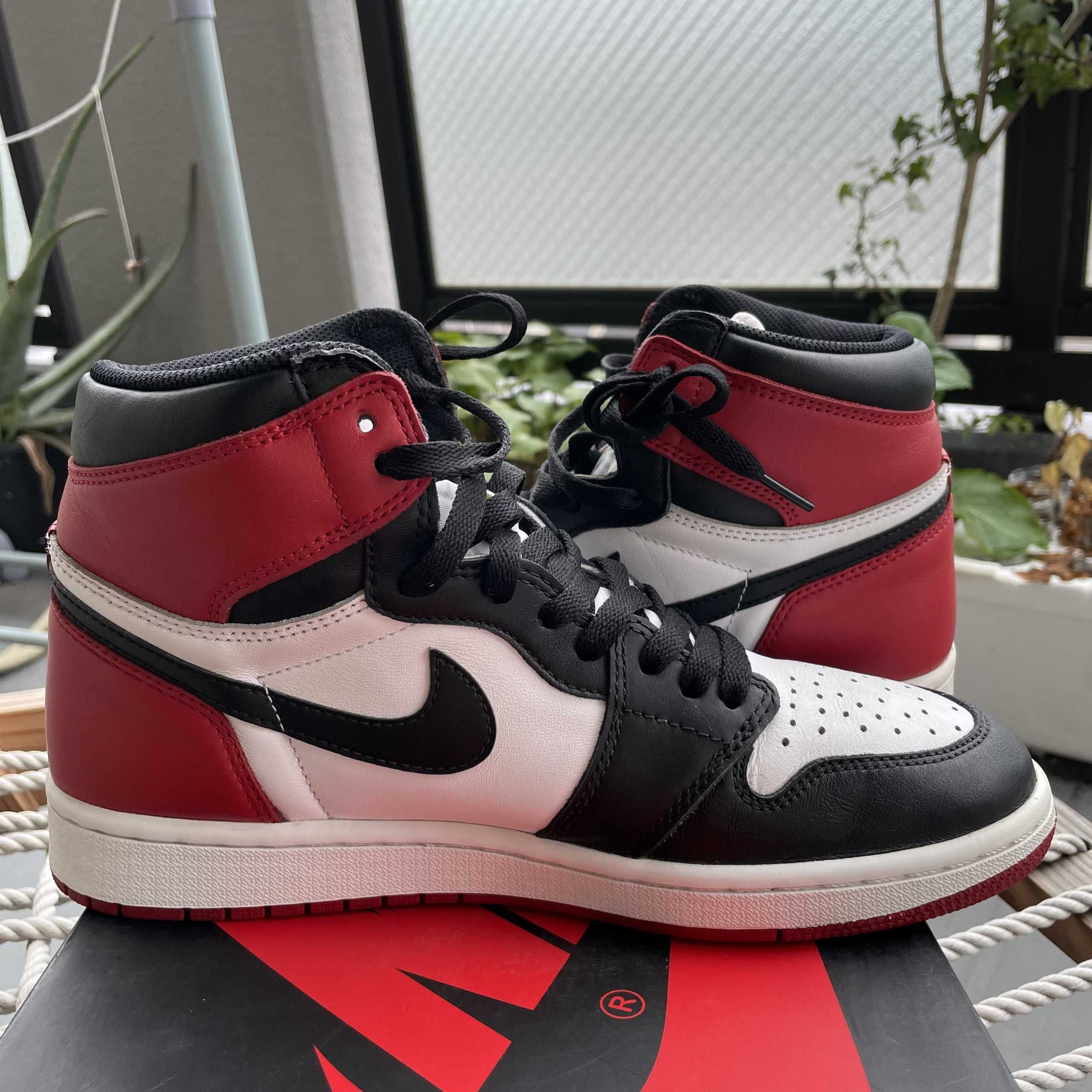 Nike Air Jordan 1 Retro High OG "Black Toe"(2016)