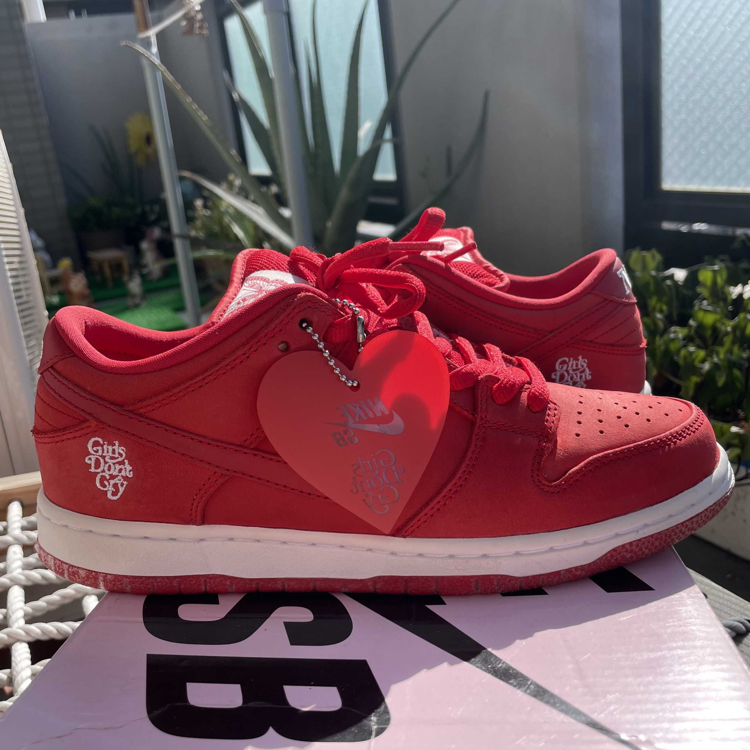 Girls Don't Cry × Nike SB Dunk Low Pro QS "Red" / VERDY