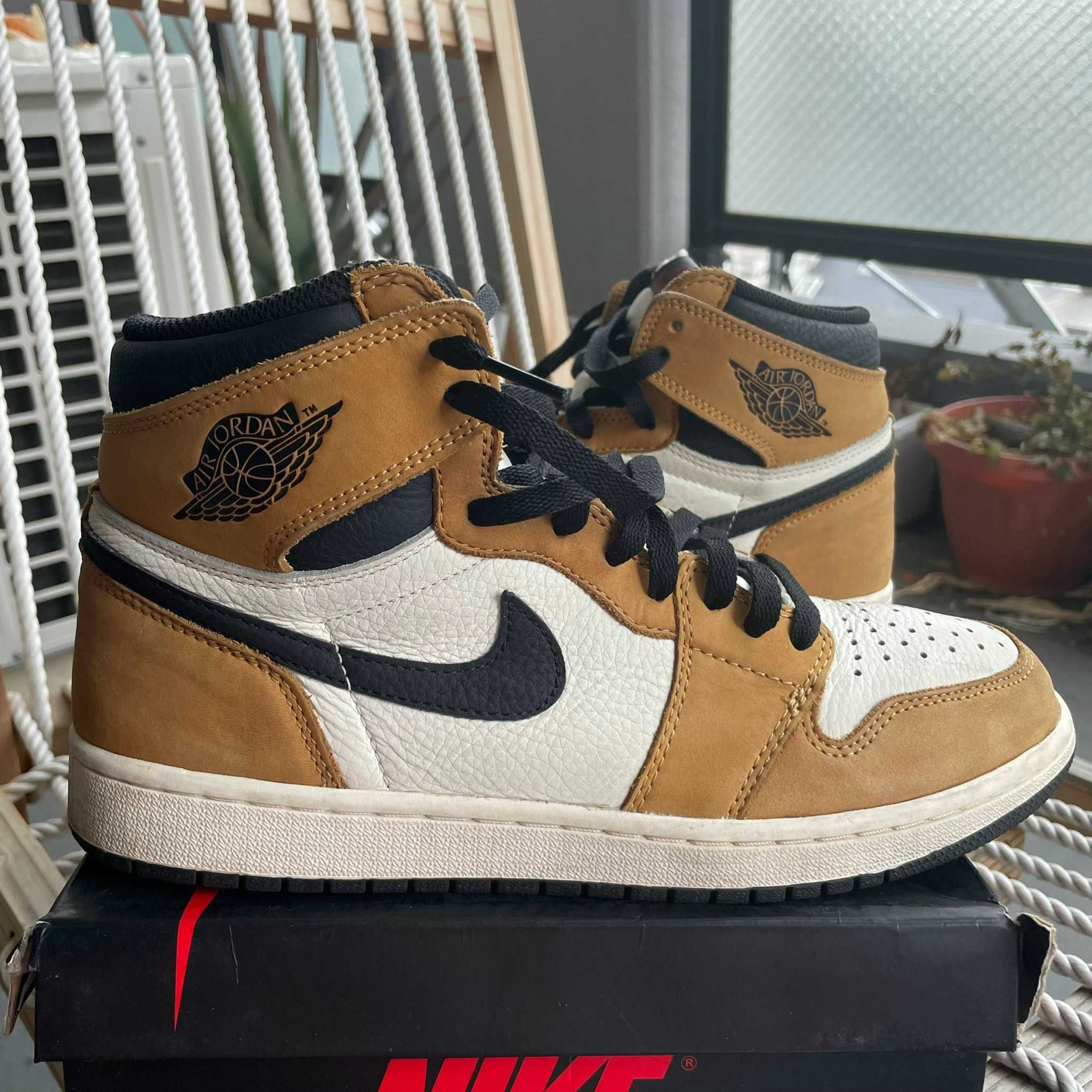 Nike Air Jordan 1 RETRO High "Rookie of The Year"