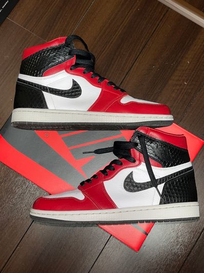 Nike Women's Air Jordan 1 High OG "Satin Red"