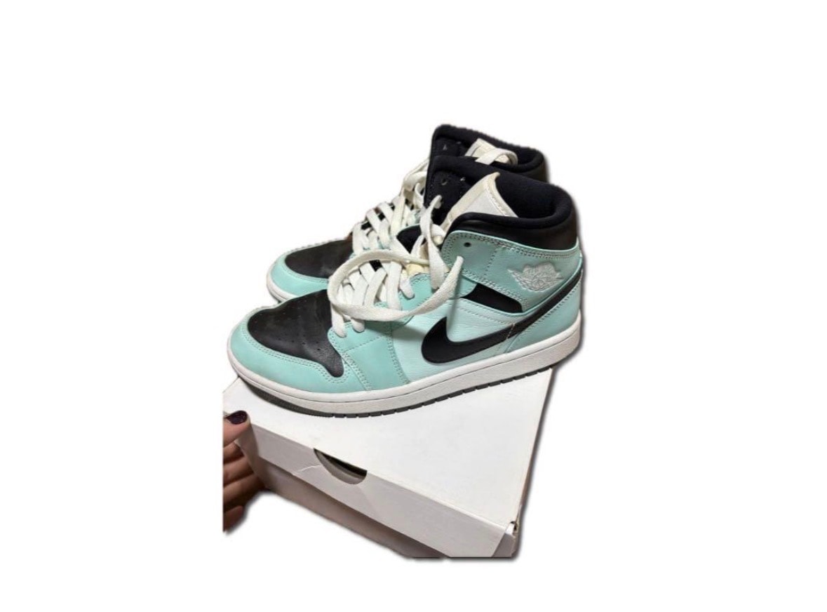 Nike Women's Air Jordan 1 Mid "Aqua Blue"