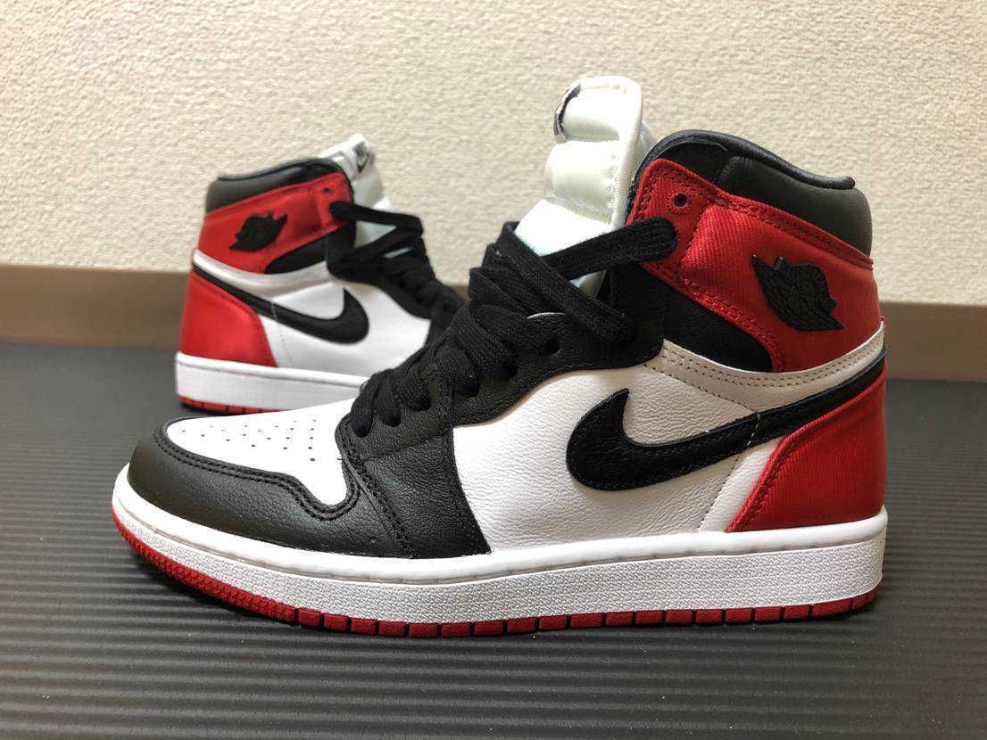 Nike Women's Air Jordan 1 Retro High "Satin Black Toe"