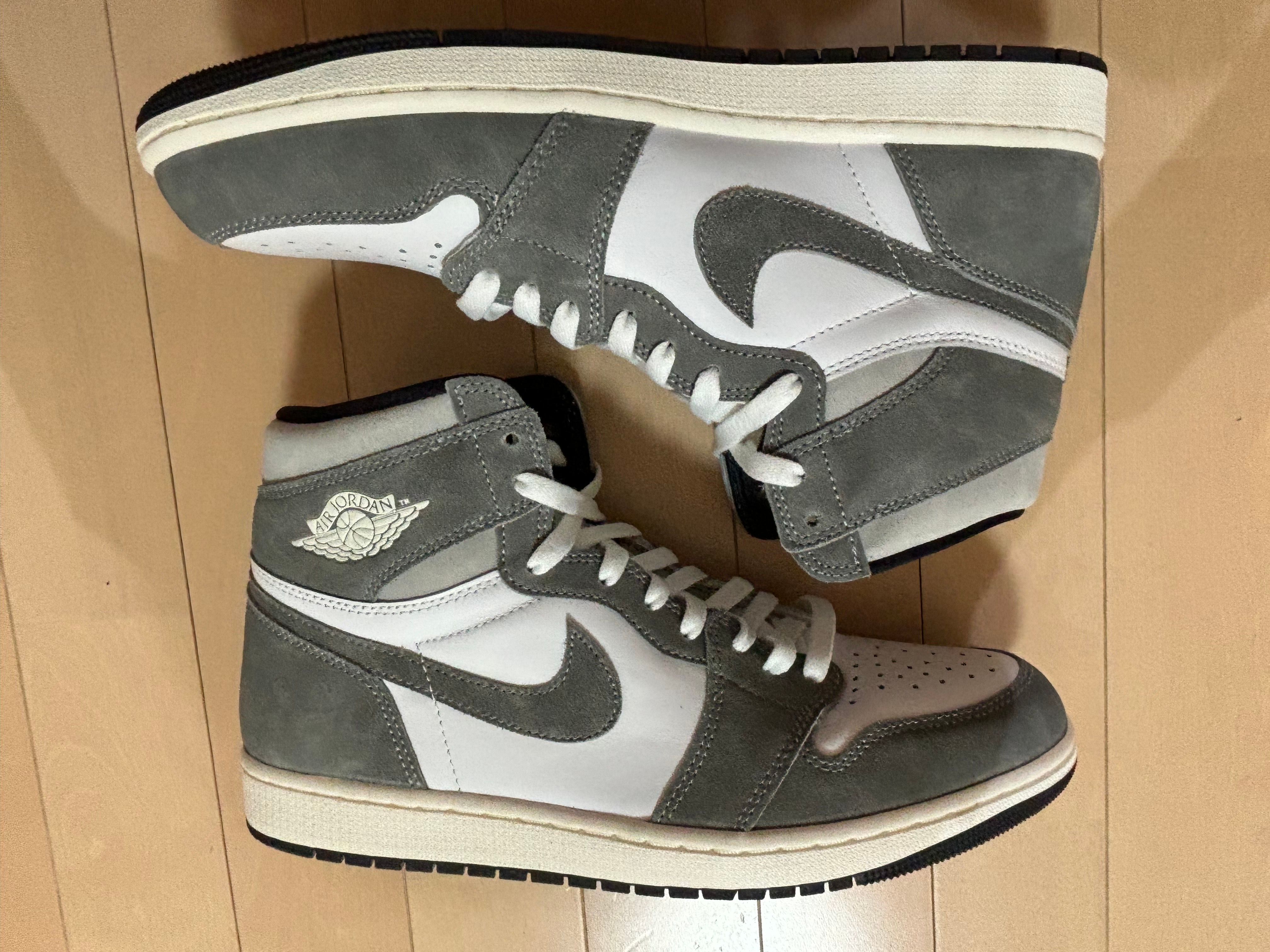Nike Air Jordan 1 Retro High OG "Black and Smoke Grey"