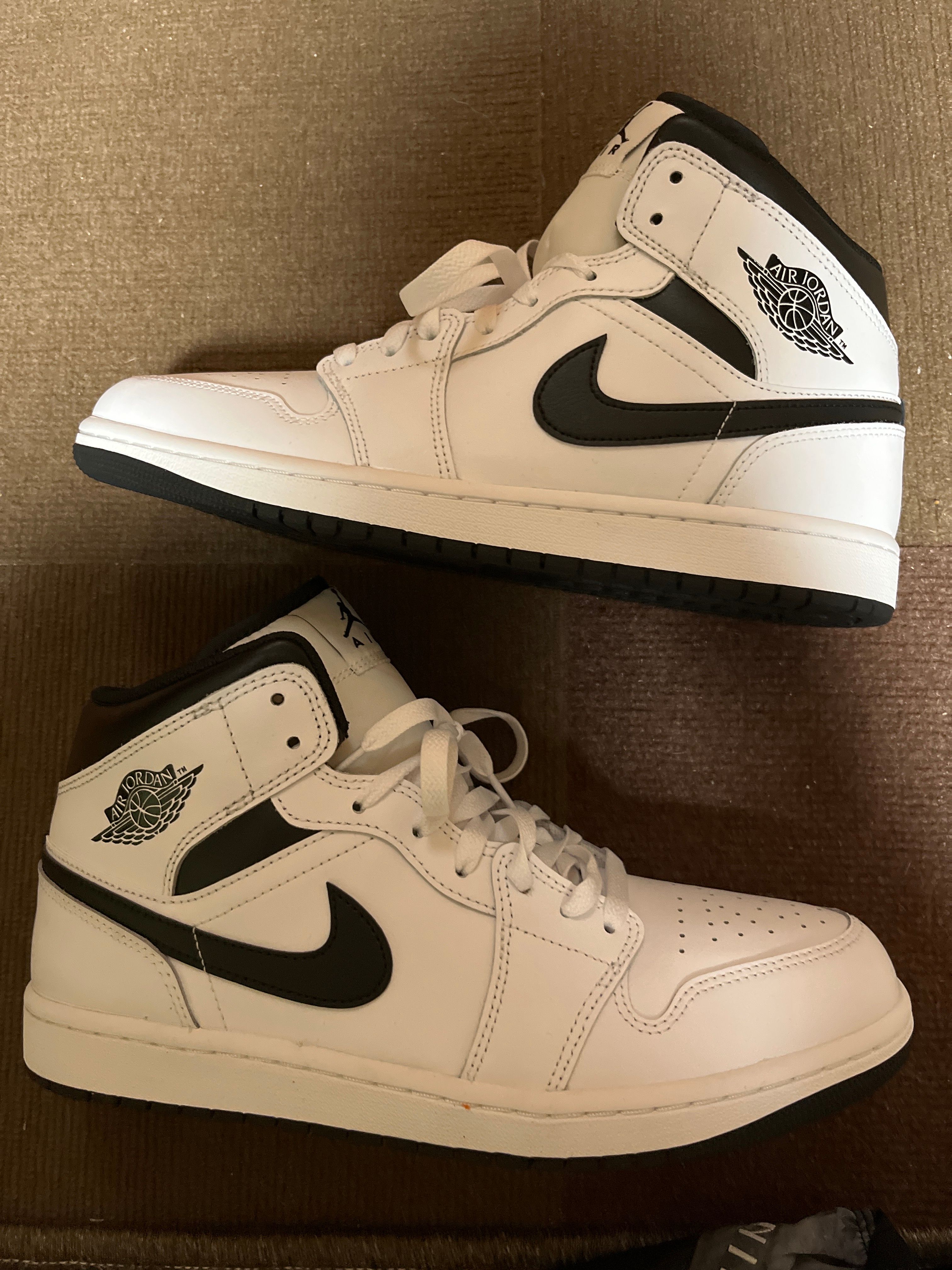 Nike Air Jordan 1 Mid "White/Black"