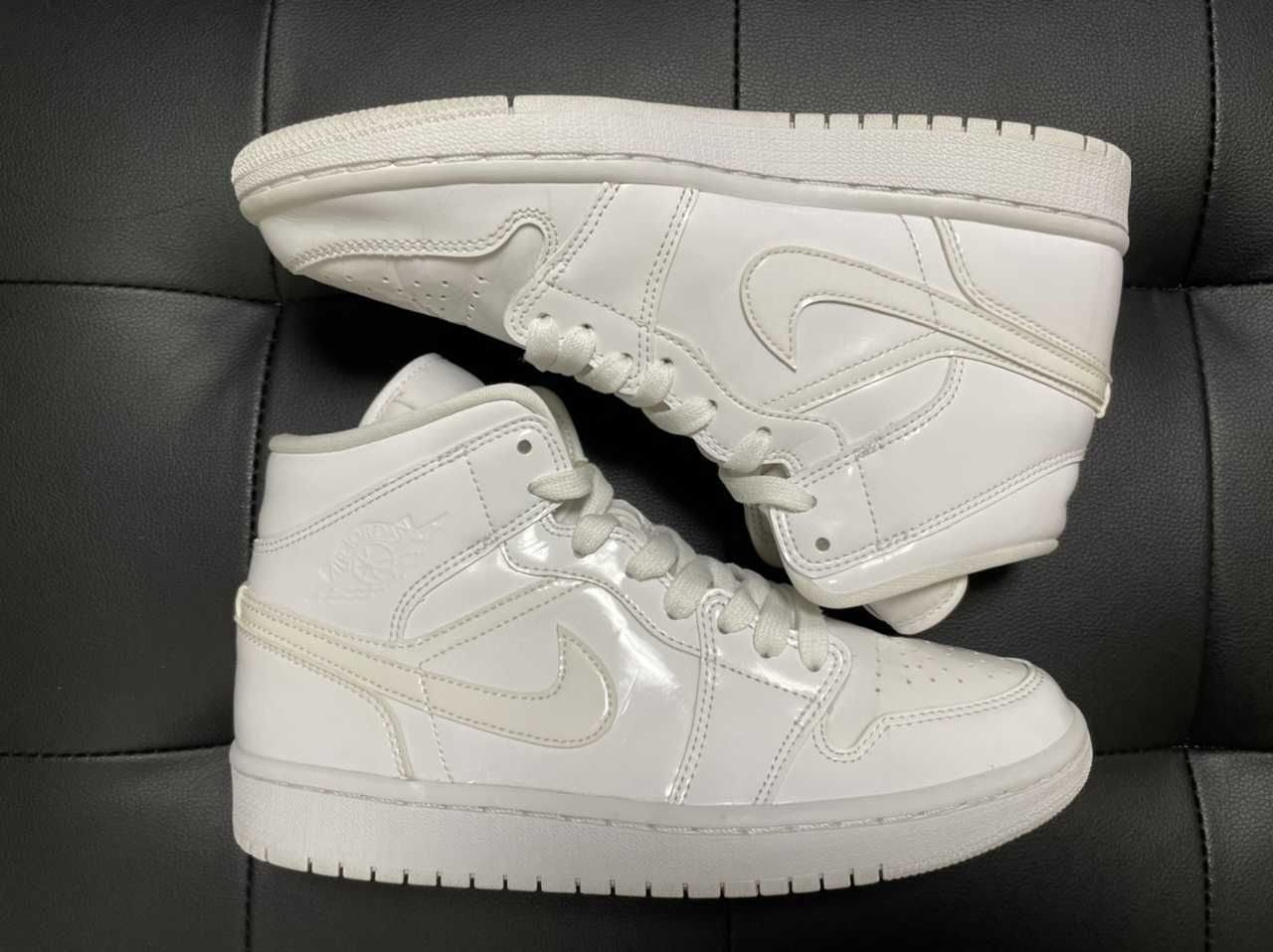 Nike Women's Air Jordan 1 Mid "Triple White"