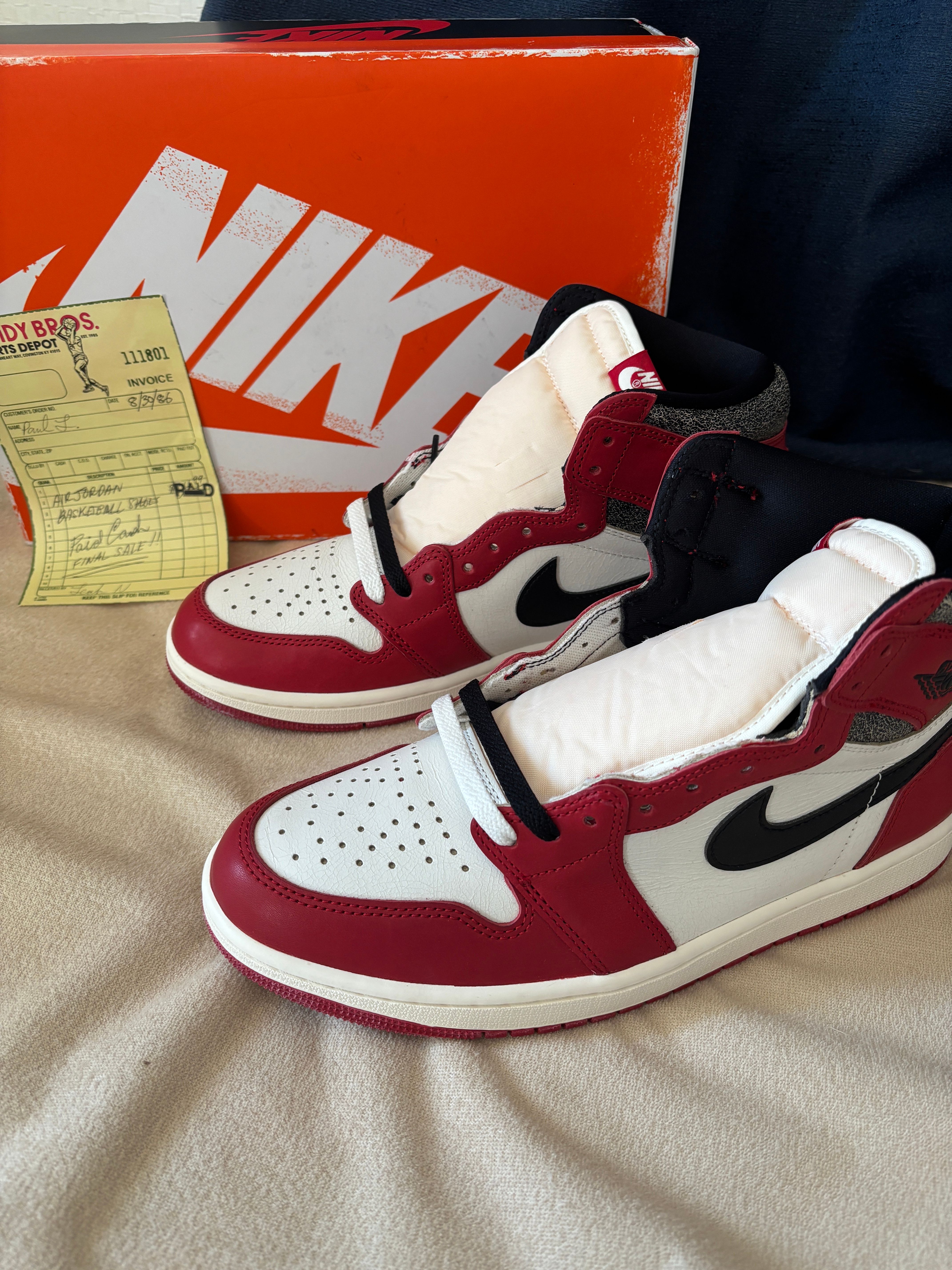 Nike Air Jordan 1 High OG "Lost & Found/Chicago"