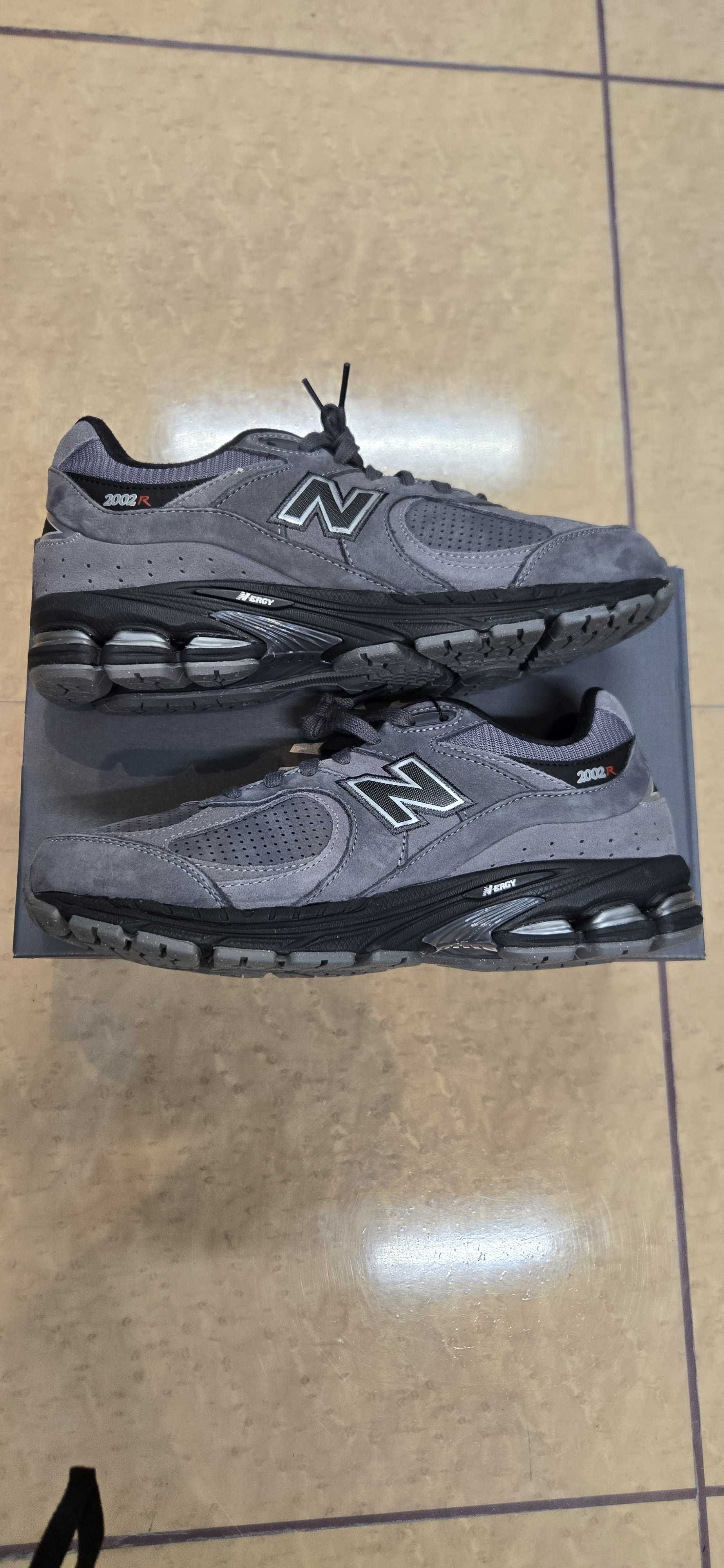 New Balance 2002R "Dark Gray"