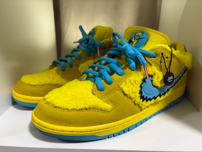 Grateful Dead × Nike SB Dunk Low "Yellow Bear"