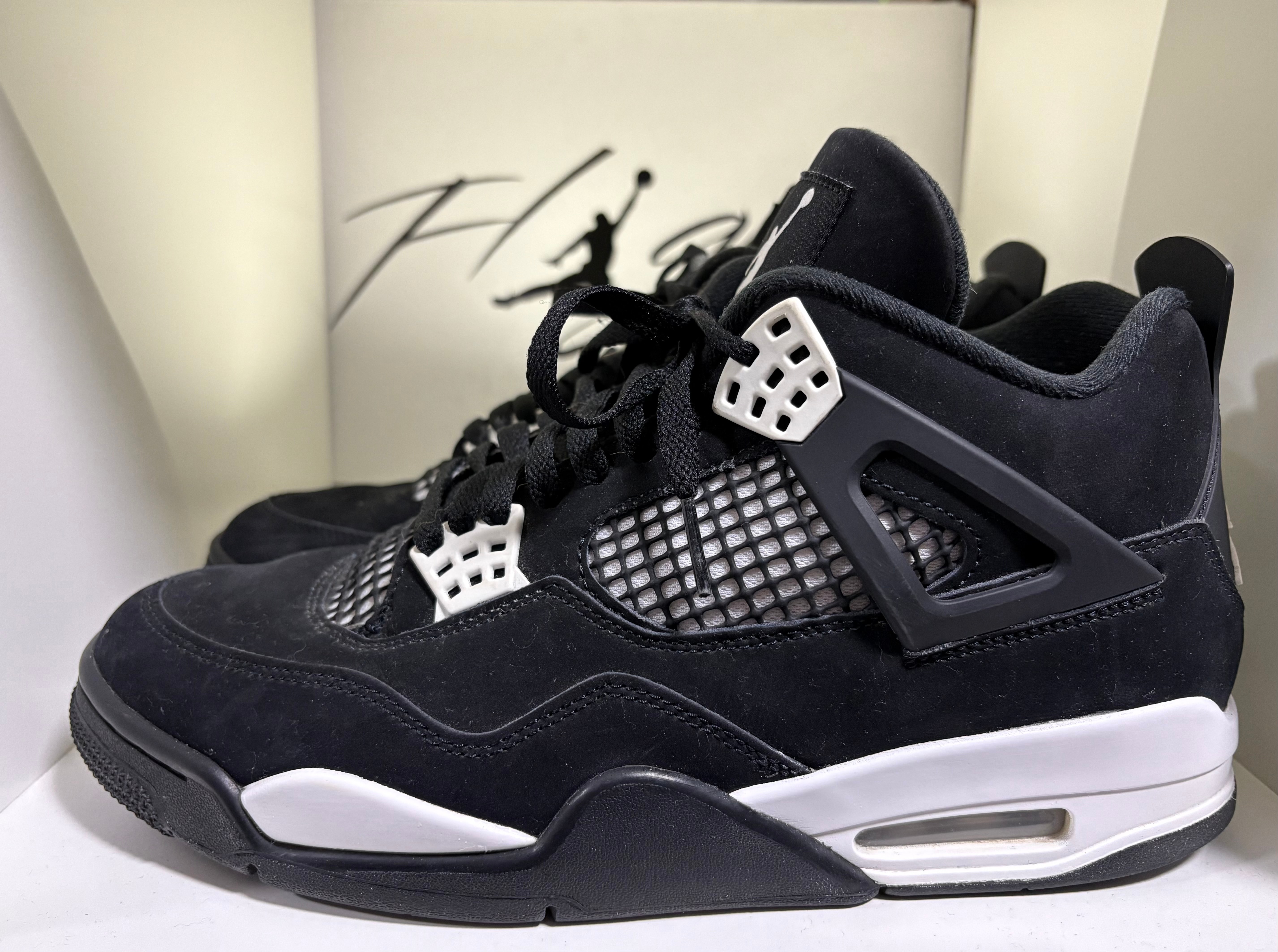 Nike Air Jordan 4 Retro "White Thunder"