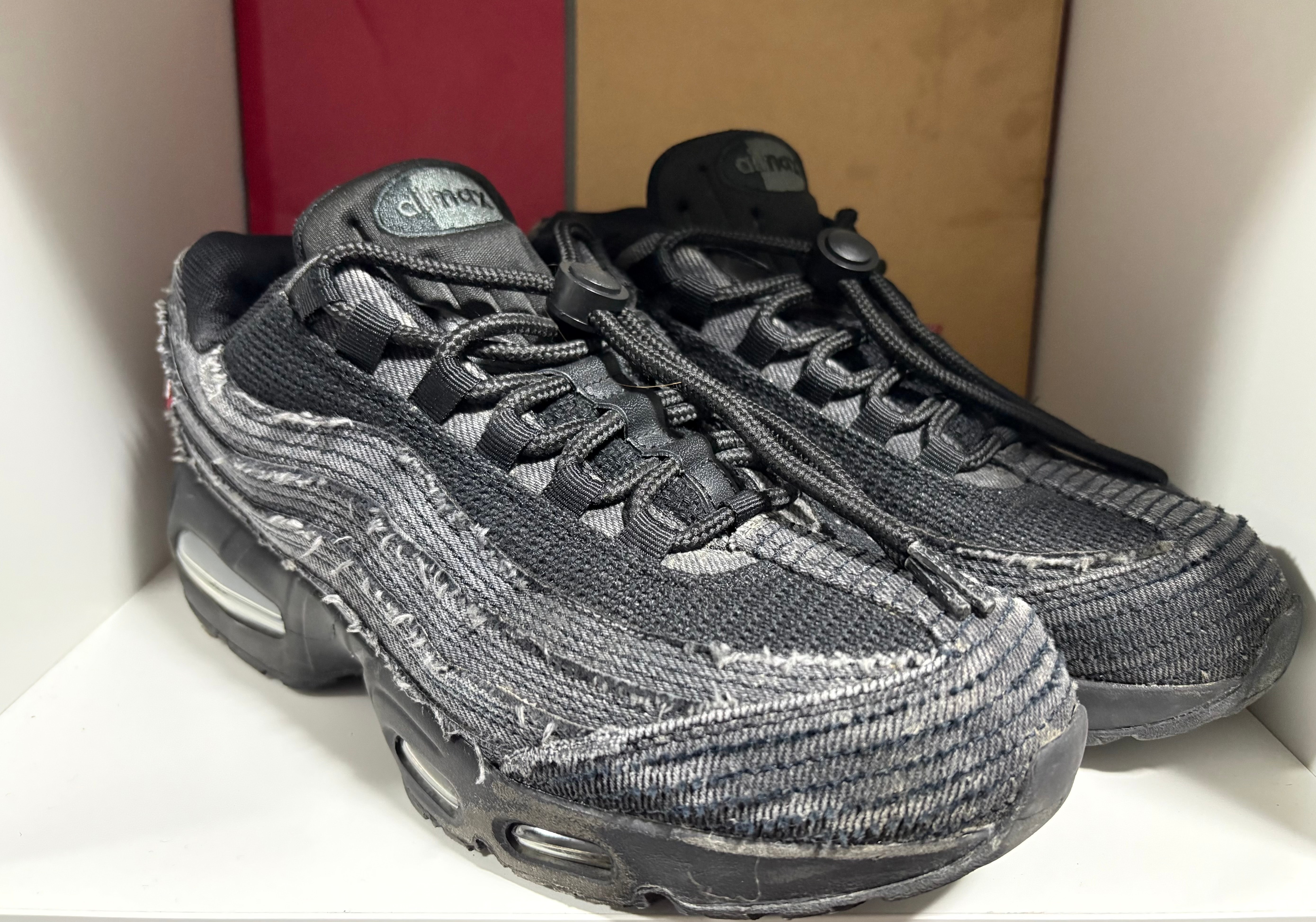 Levi's × Nike Air Max 95 OG "Denim Black"