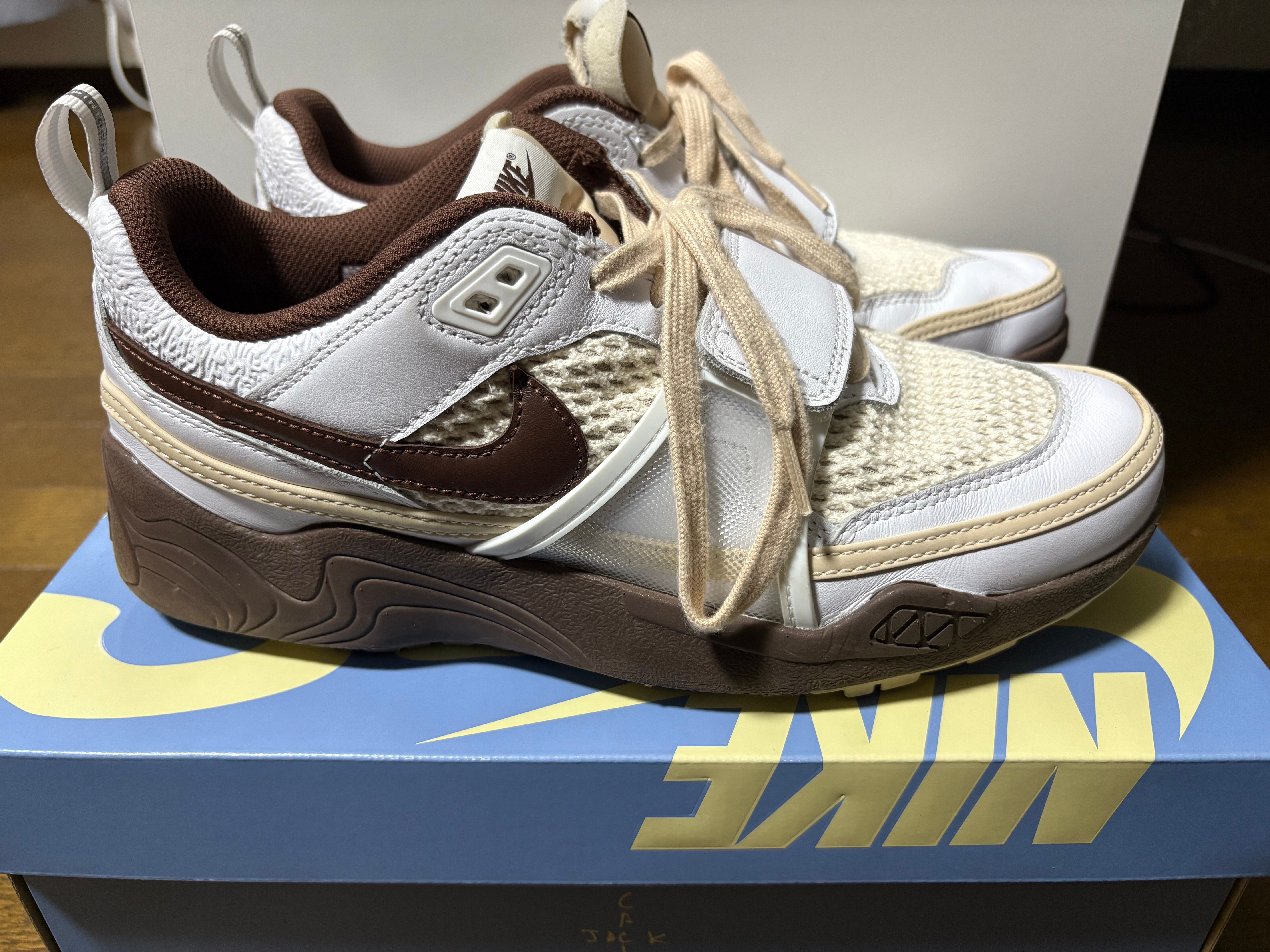 Travis Scott × Nike Zoom Field Jaxx "White and Light Chocolate"