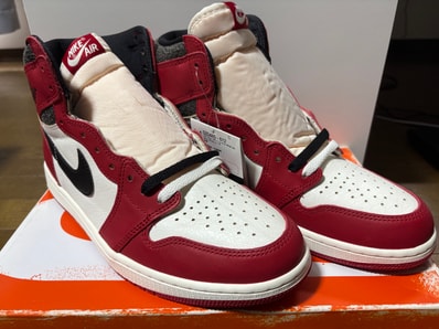 Nike Air Jordan 1 High OG "Lost & Found/Chicago"