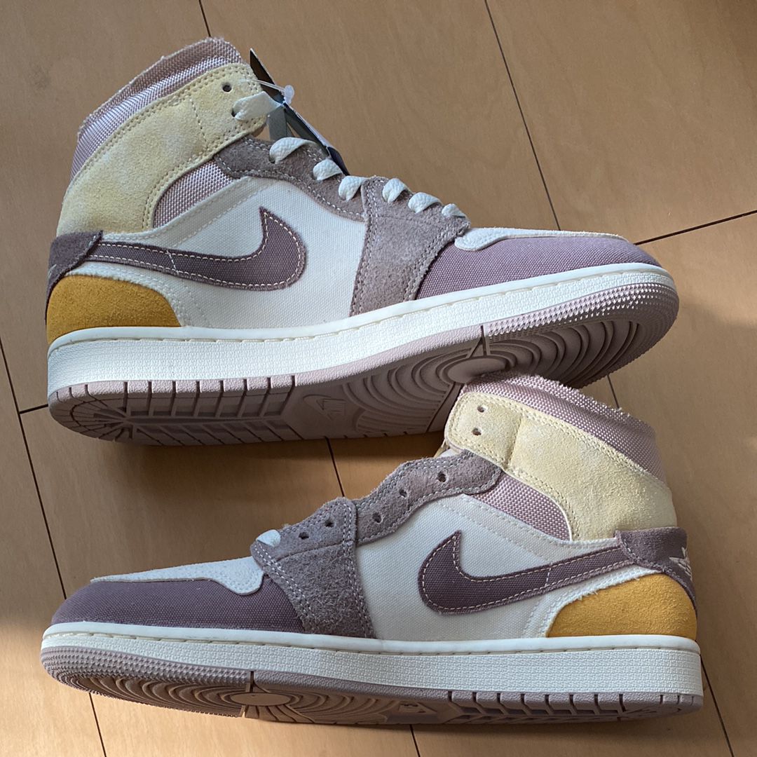 Nike Air Jordan 1 Mid SE Craft "Inside Out"