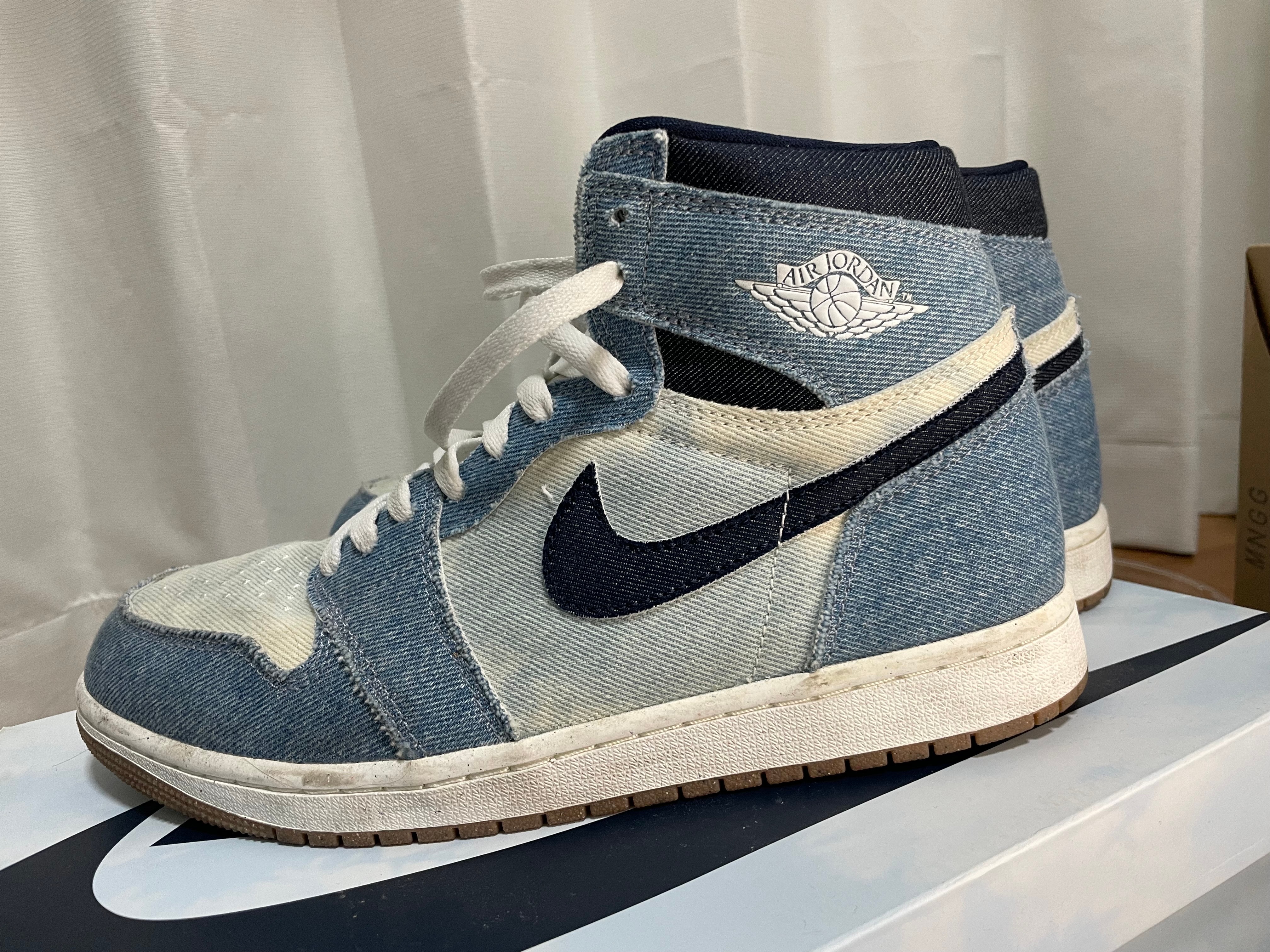 Nike Air Jordan 1 Retro High OG "Denim"
