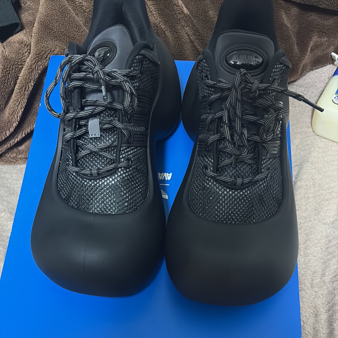 アヴァヴァヴ × アディダス ウィメンズ メガライド ムーンラバー "コアブラック/ユーティリティブラック/グレーファイブ"