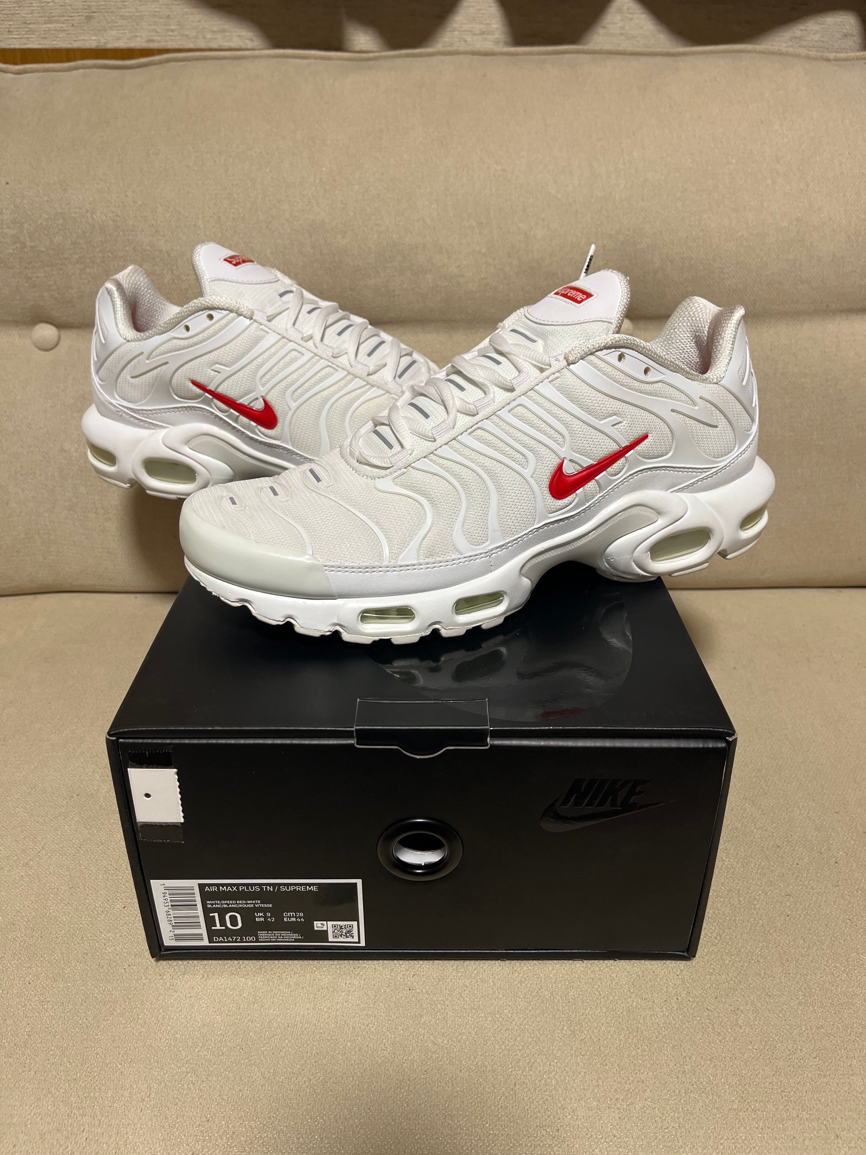Supreme x Nike Air Max Plus TN "White/Speed Red"