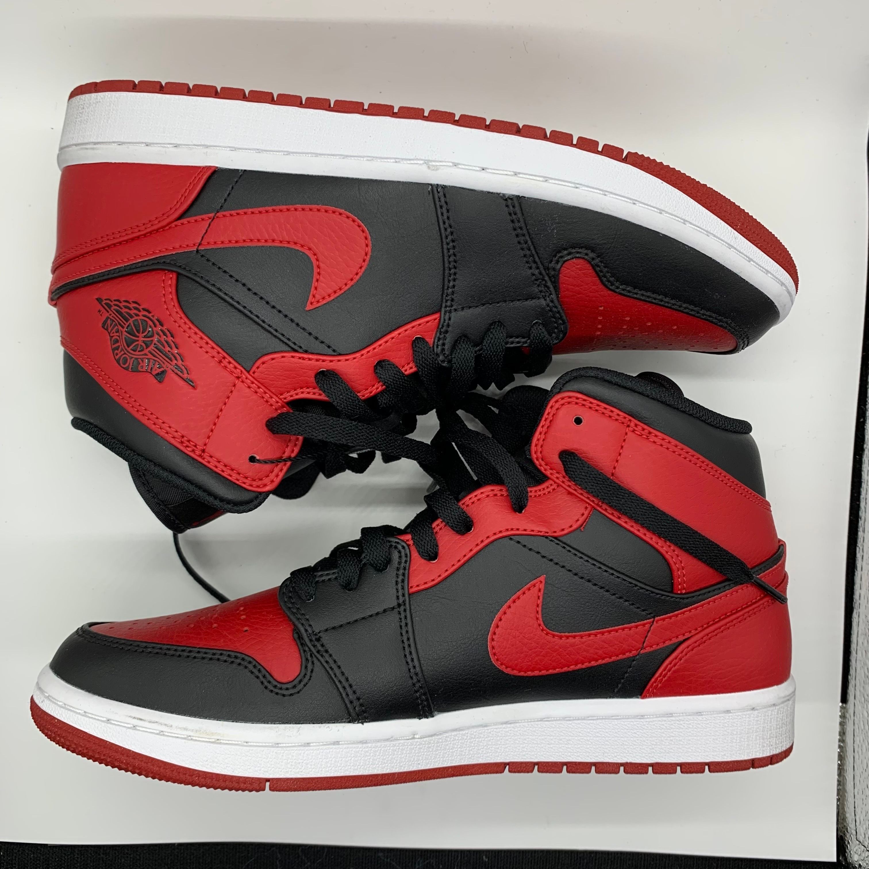 Nike Air Jordan 1 Mid "Bred"