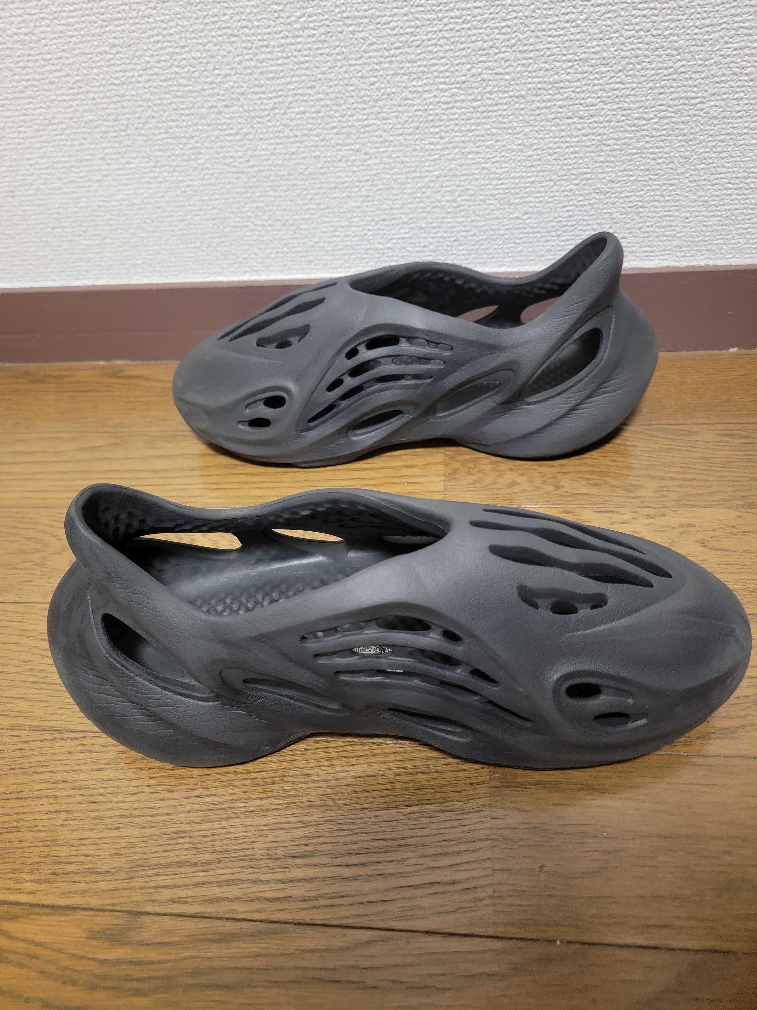 adidas YEEZY Foam Runner "Onyx"