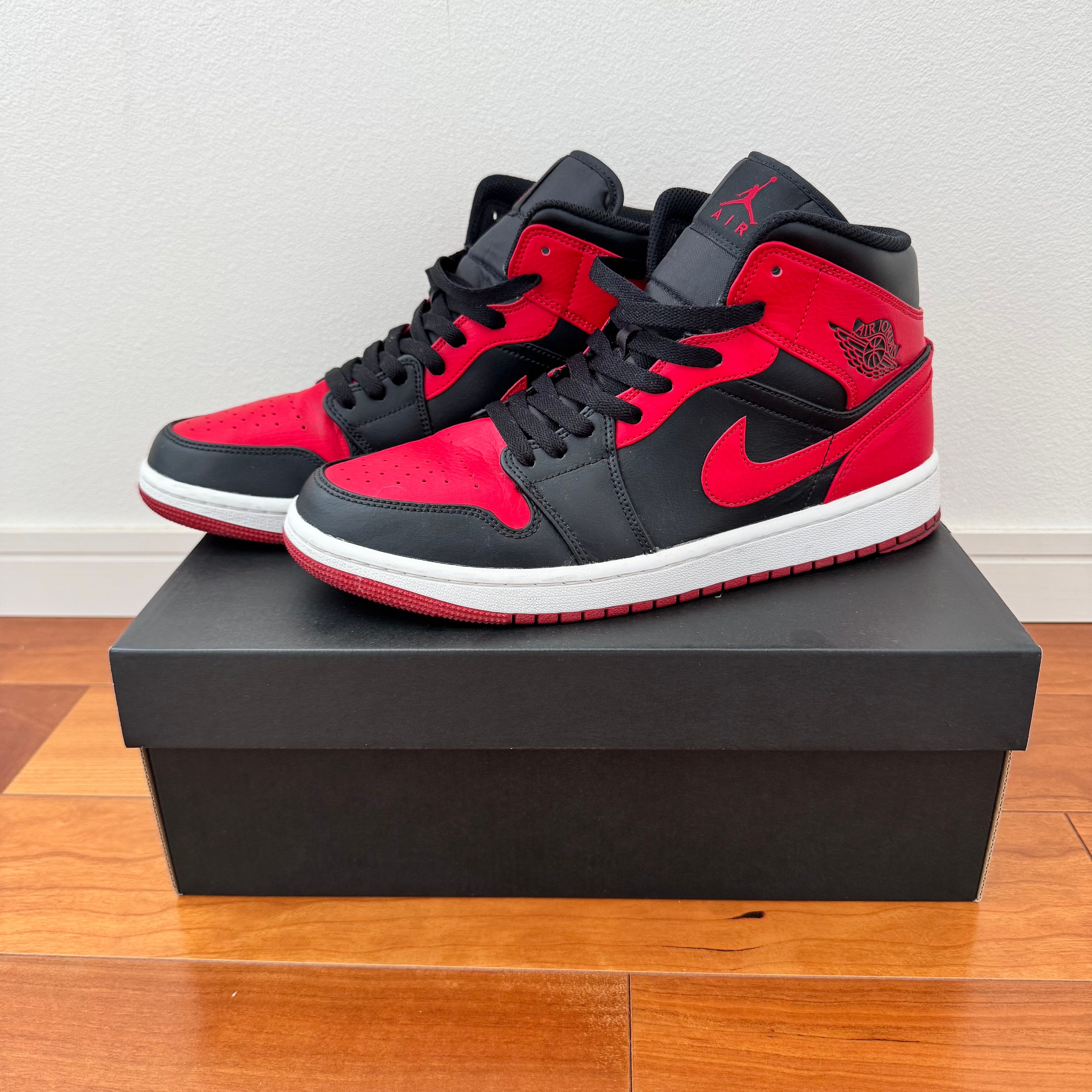 Nike Air Jordan 1 Mid "Bred"