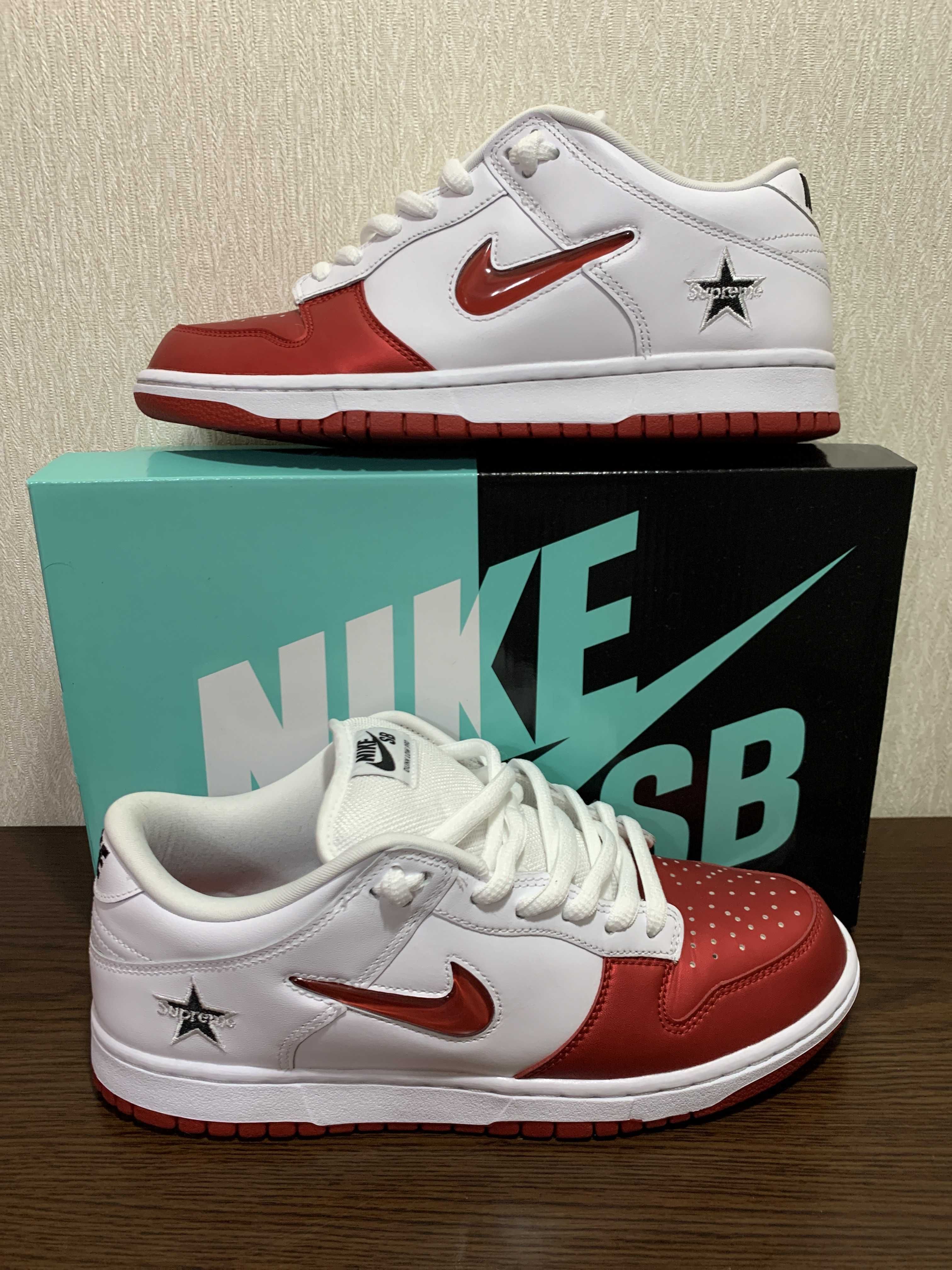 Supreme × Nike Dunk Low "Varsity Red/White"