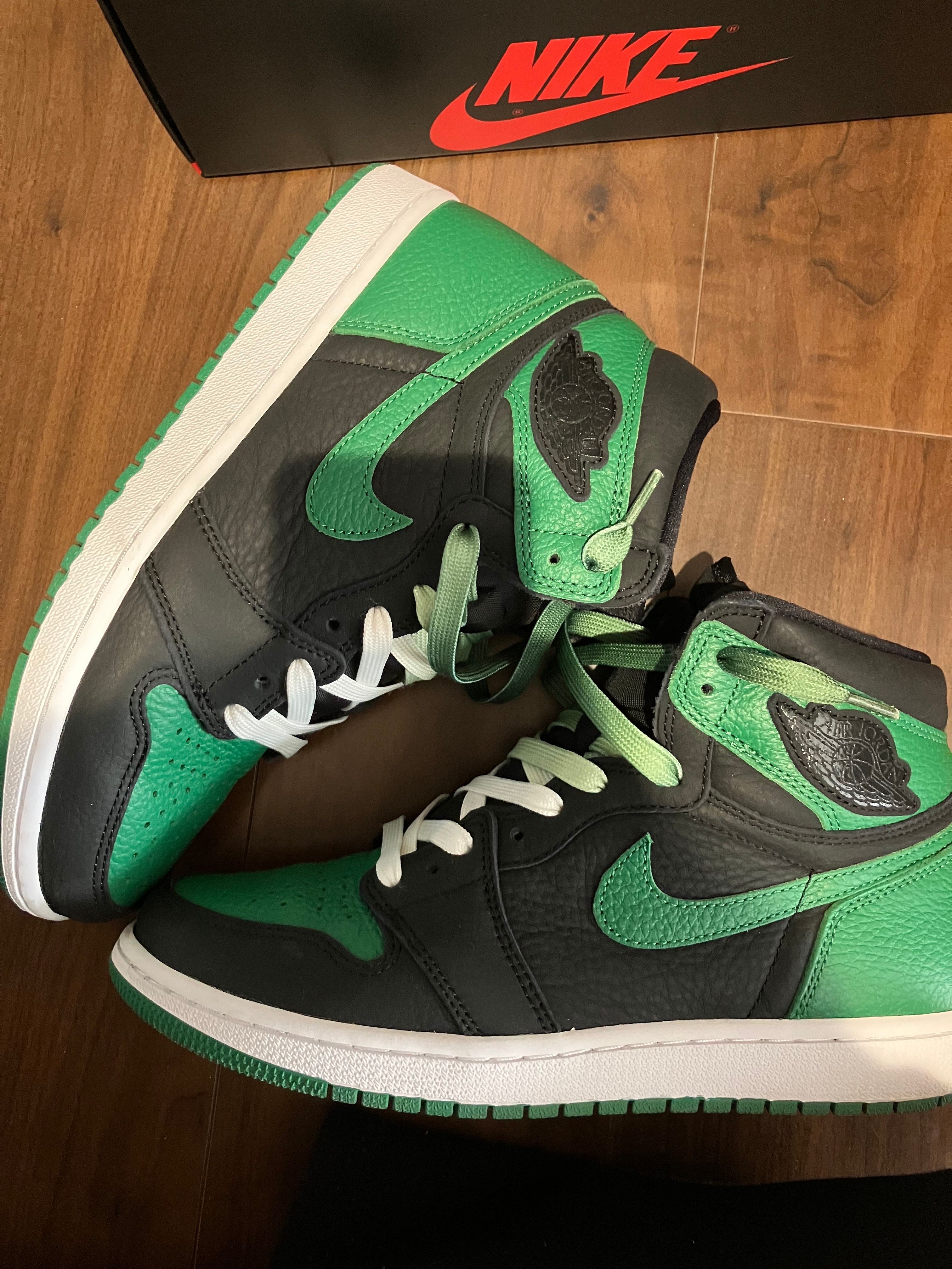 Nike Air Jordan 1 Retro High OG "Black/Pine Green" (2020)