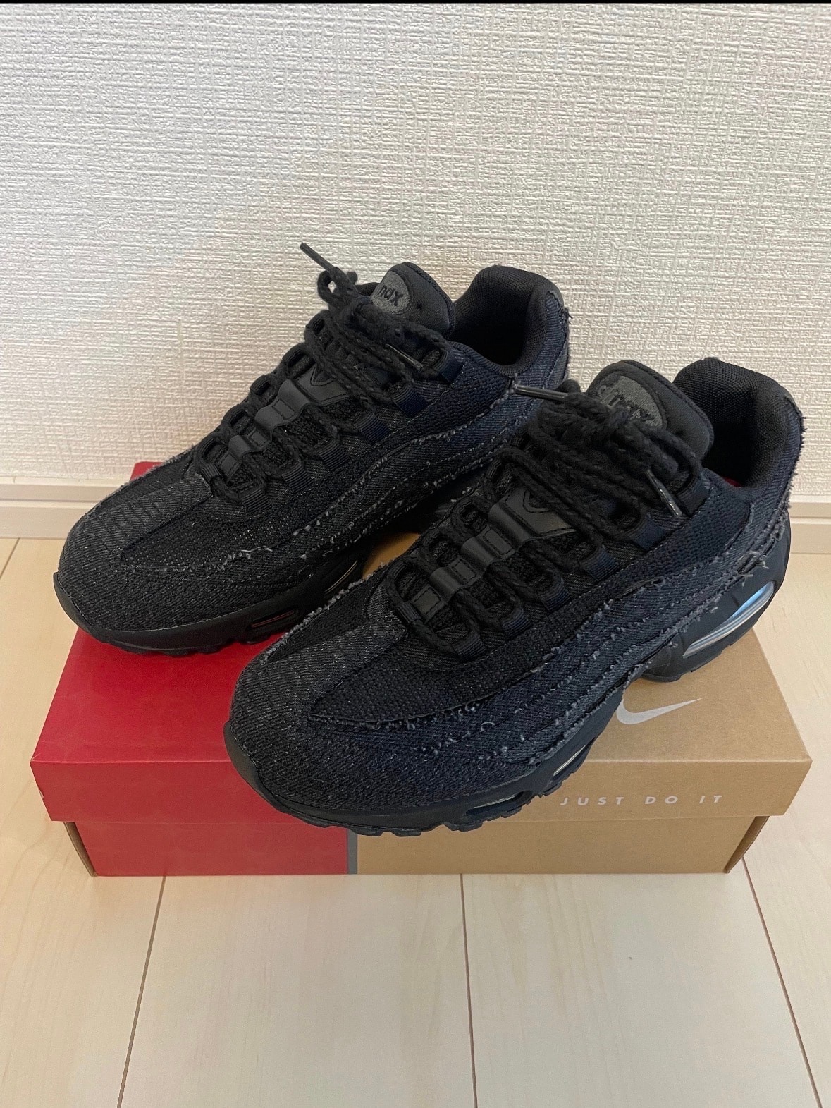 Levi's × Nike Air Max 95 OG "Denim Black"