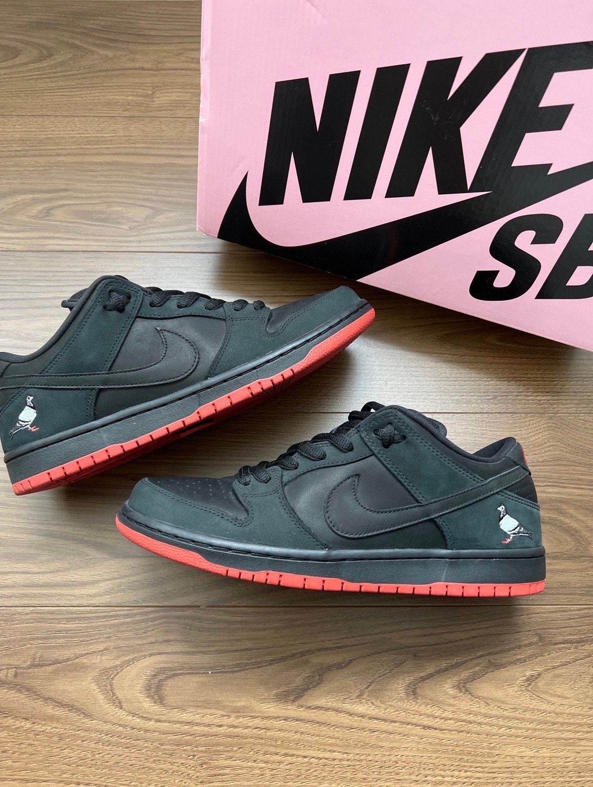 Nike SB Dunk Low TRD QS "Black Pigeon"