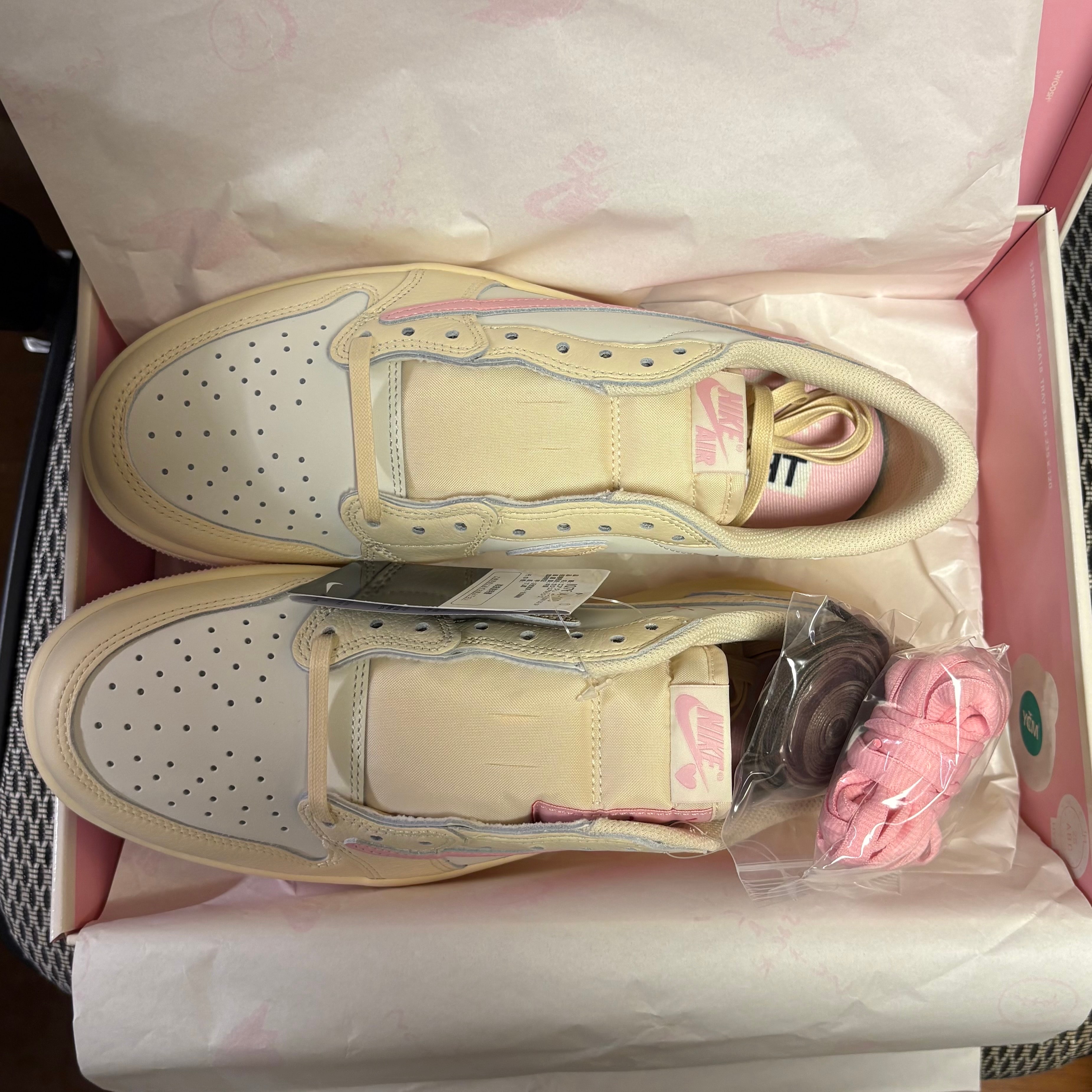 Travis Scott × Nike Air Jordan 1 Retro Low OG "Muslin/Shy Pink"